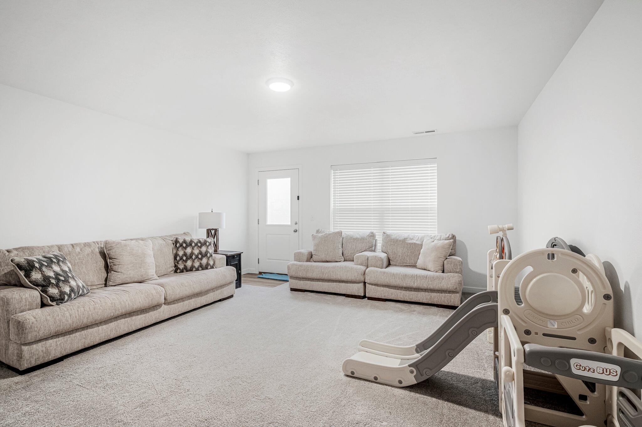 1142 S Broadview Avenue