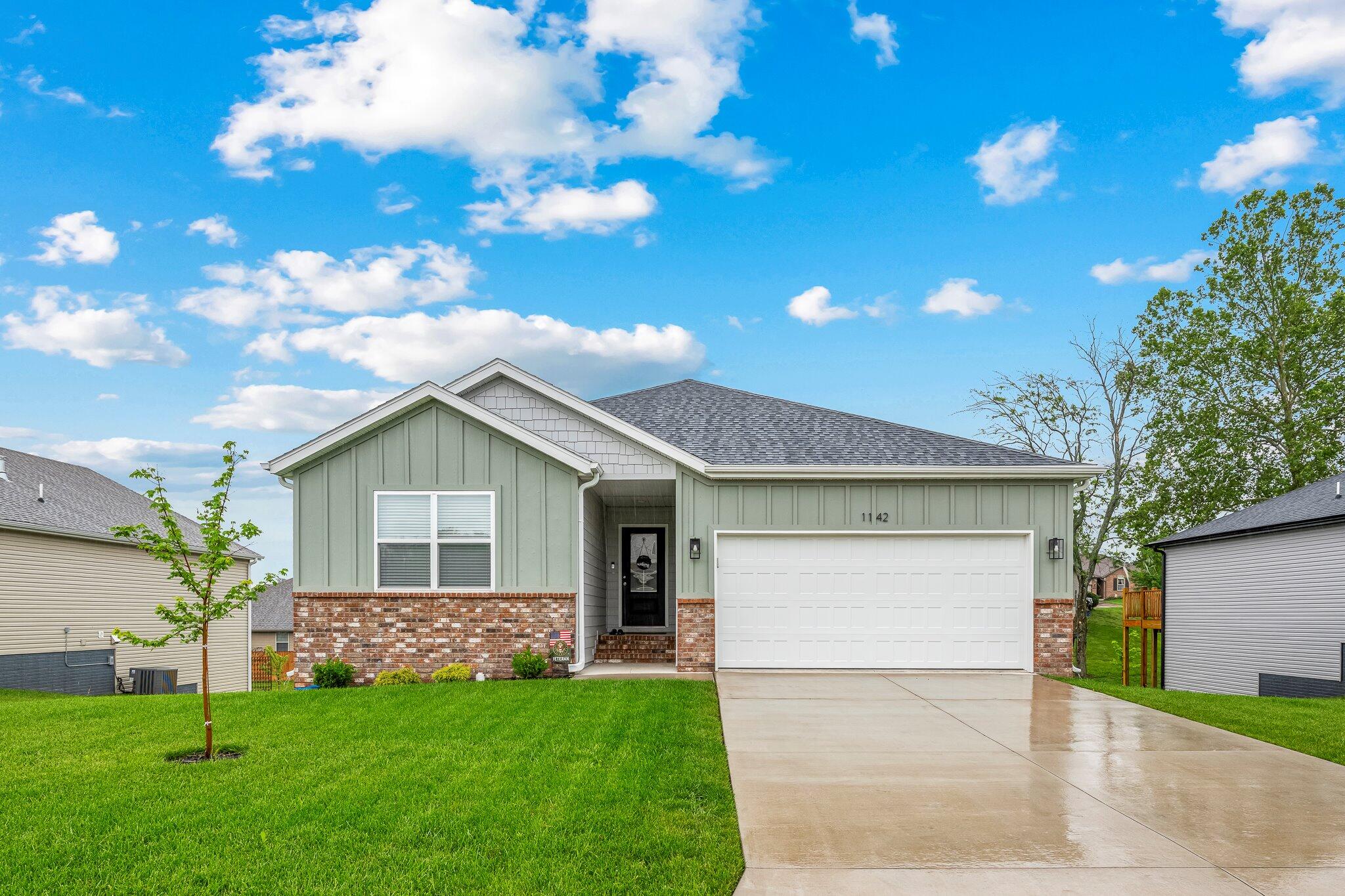 1142 S Broadview Avenue