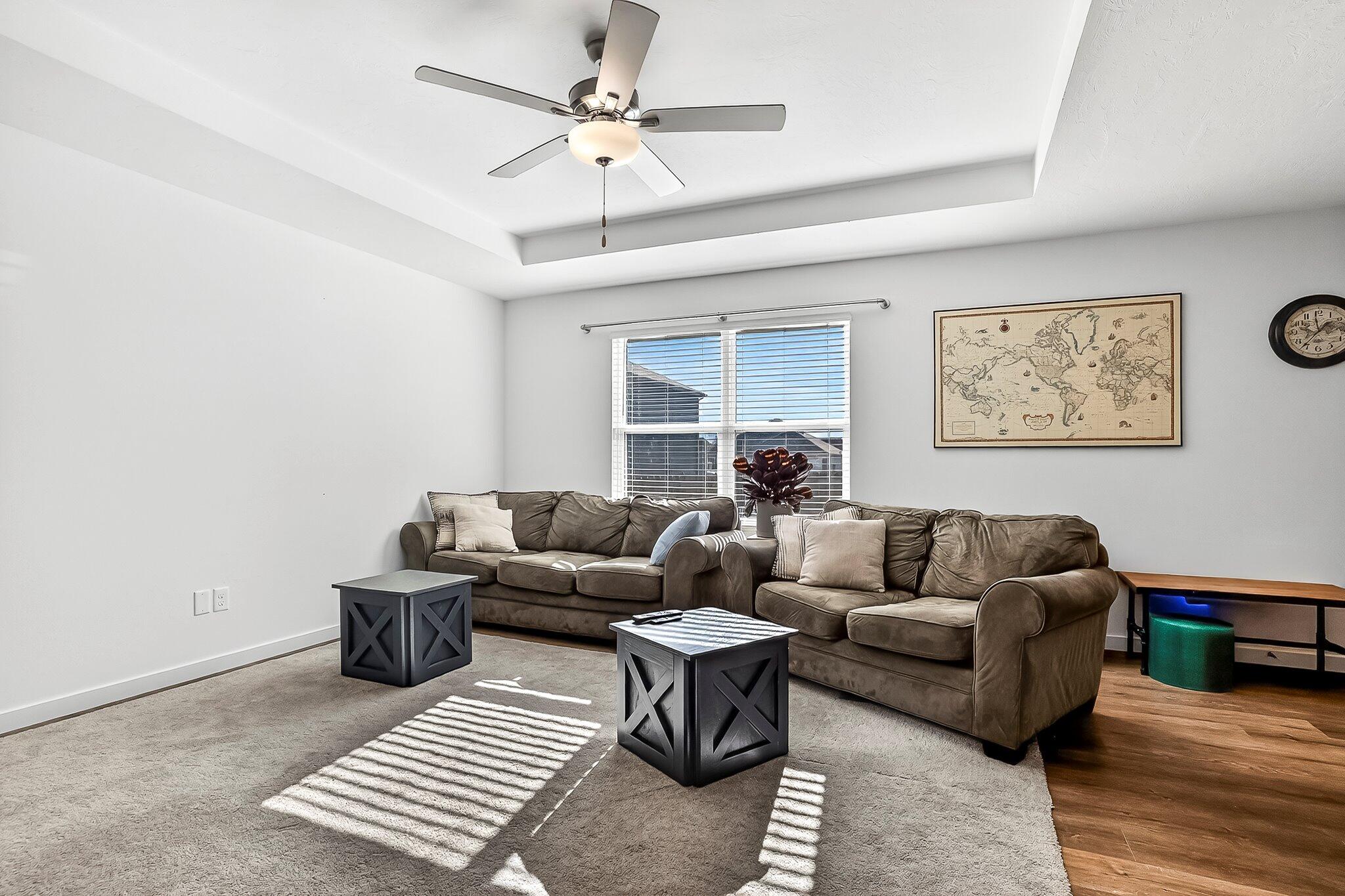 2462 E Beagle Street