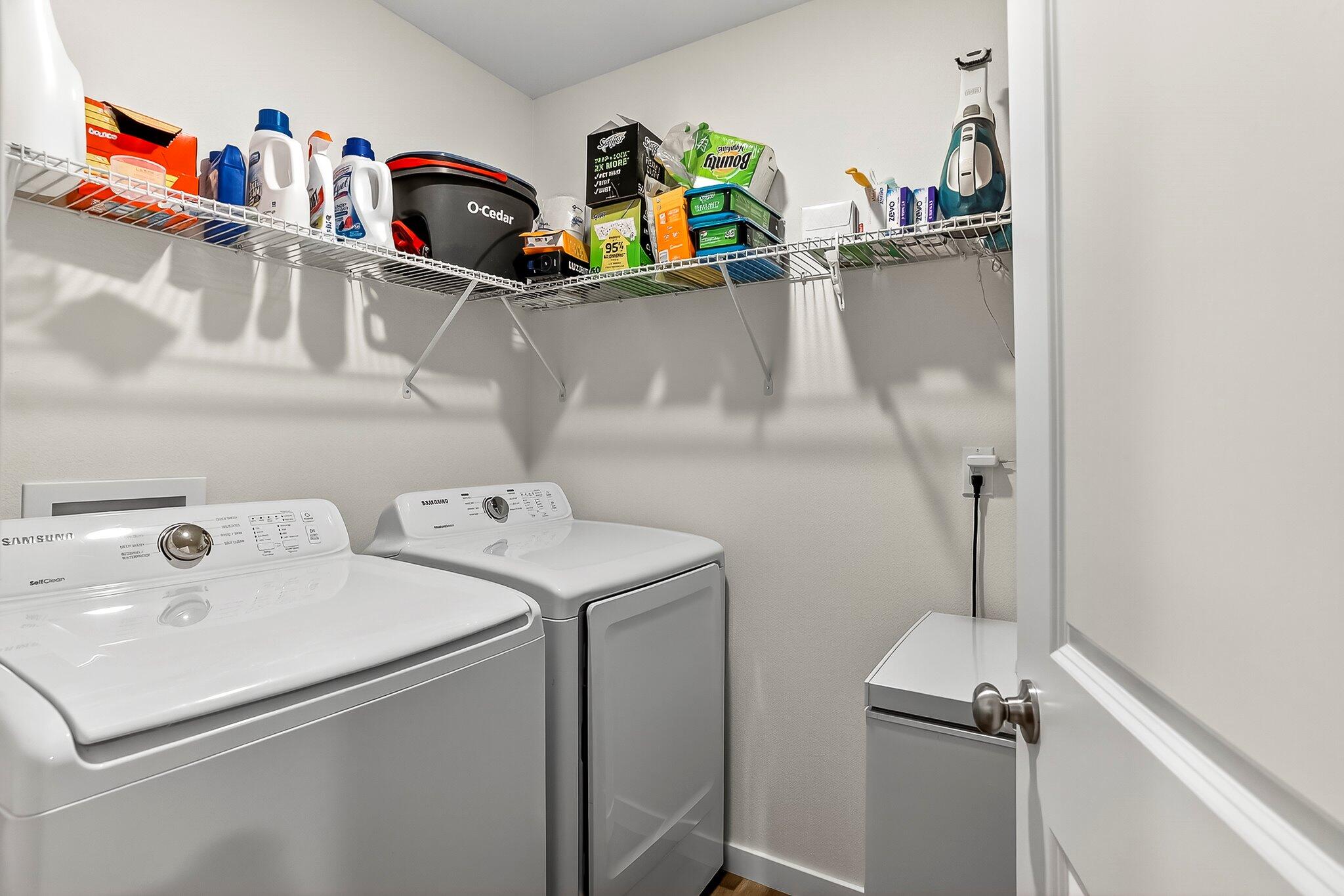 2462 E Beagle Street