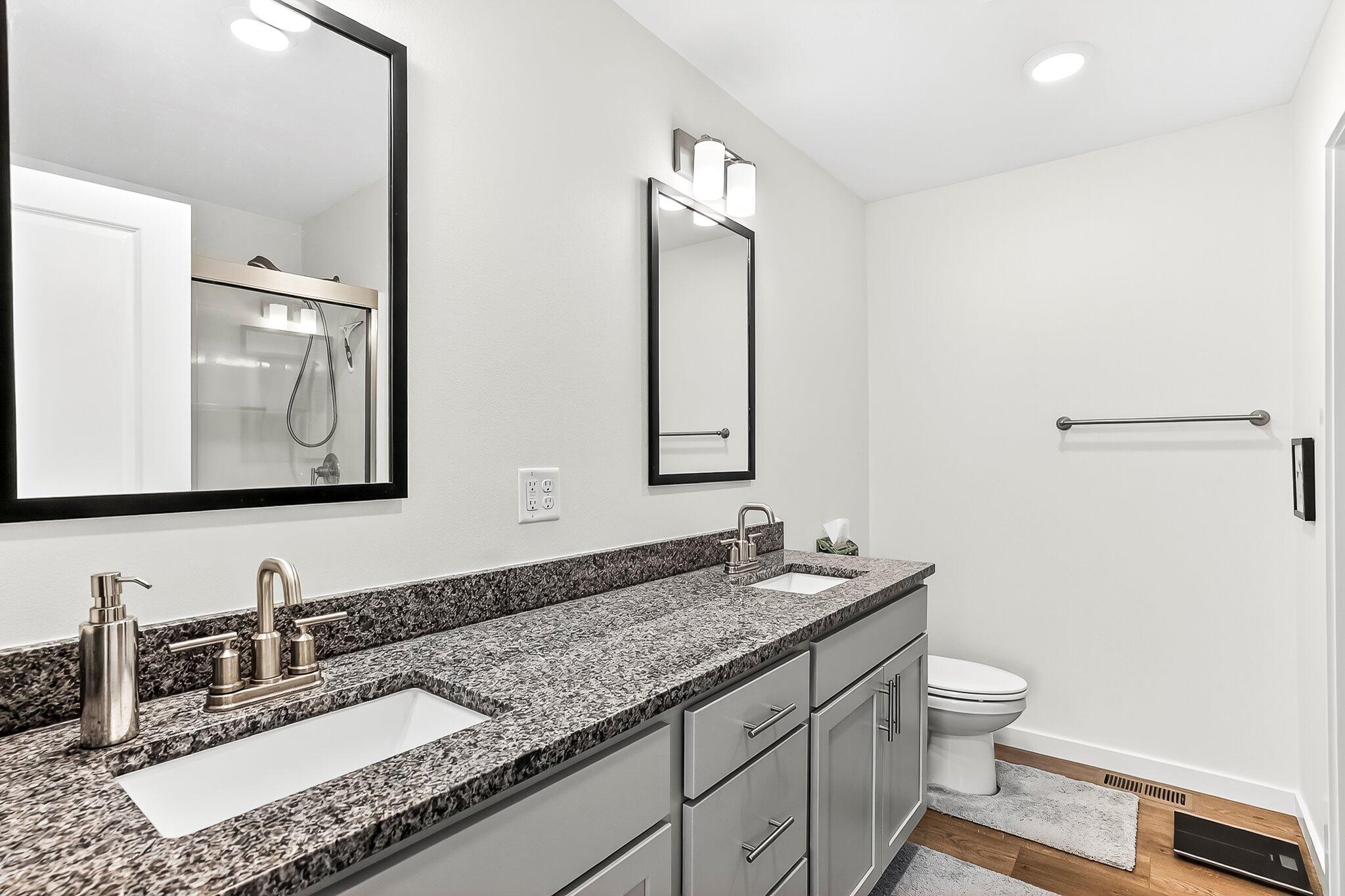 2462 E Beagle Street