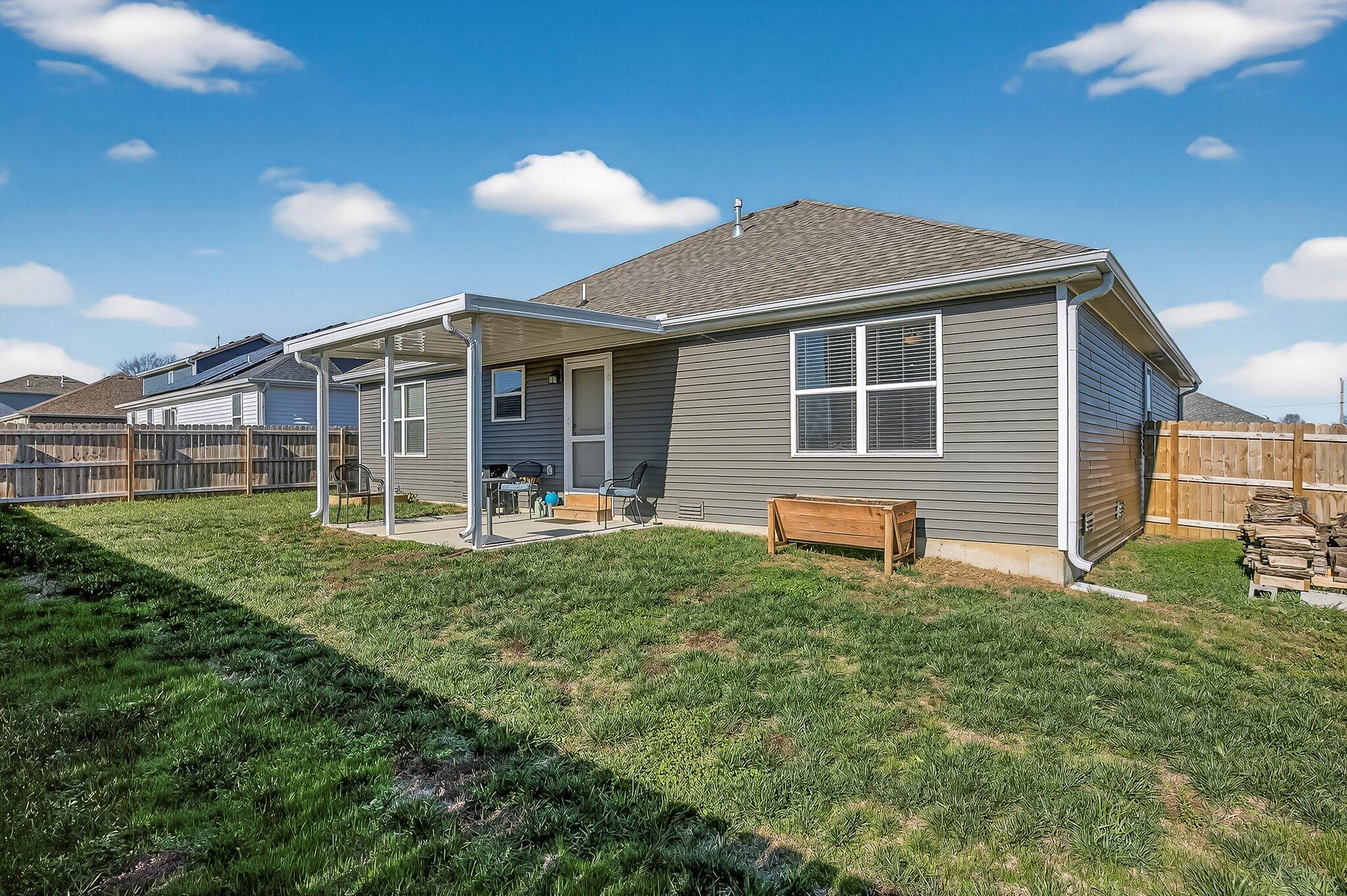 2462 E Beagle Street