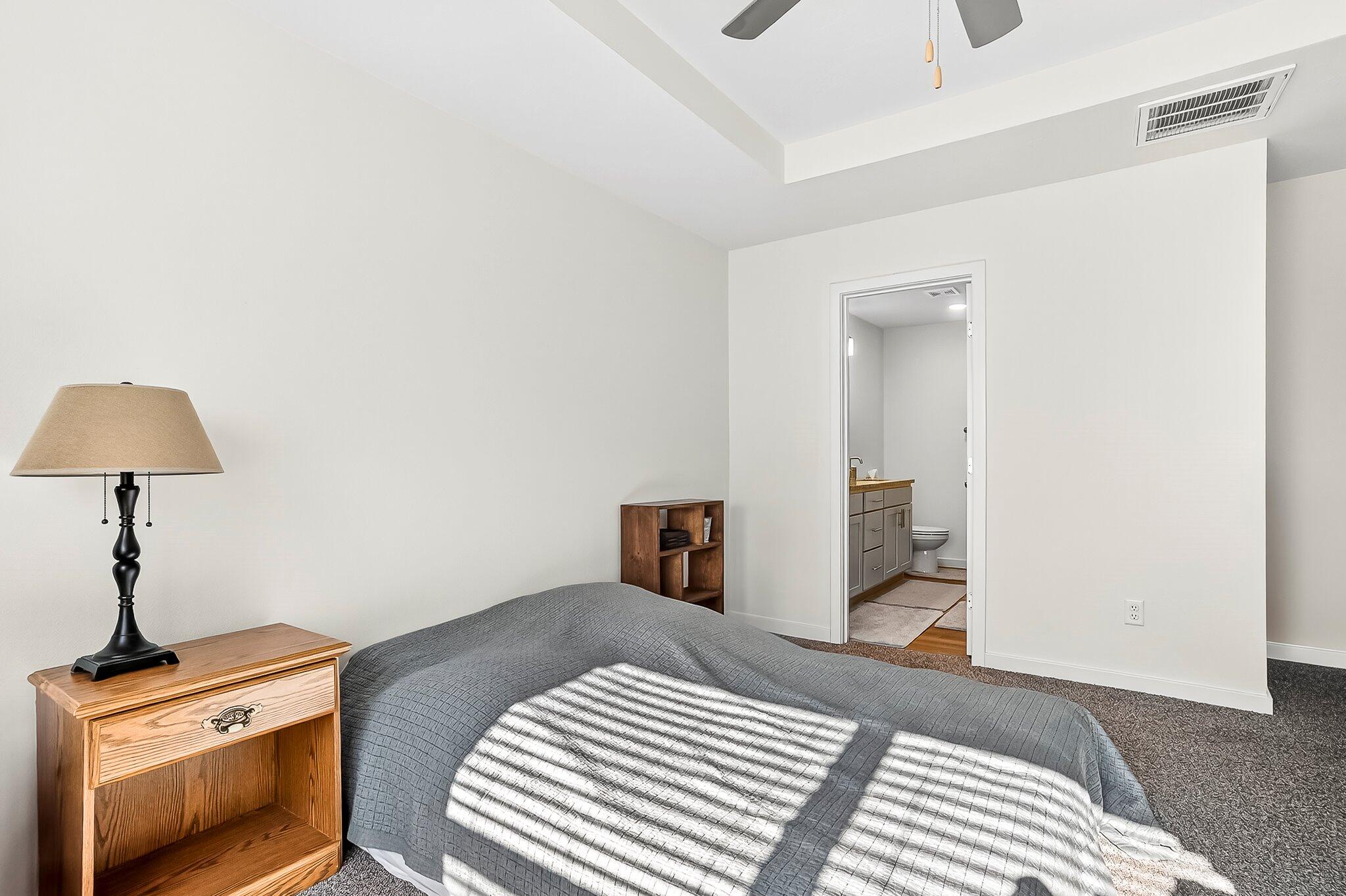 2462 E Beagle Street