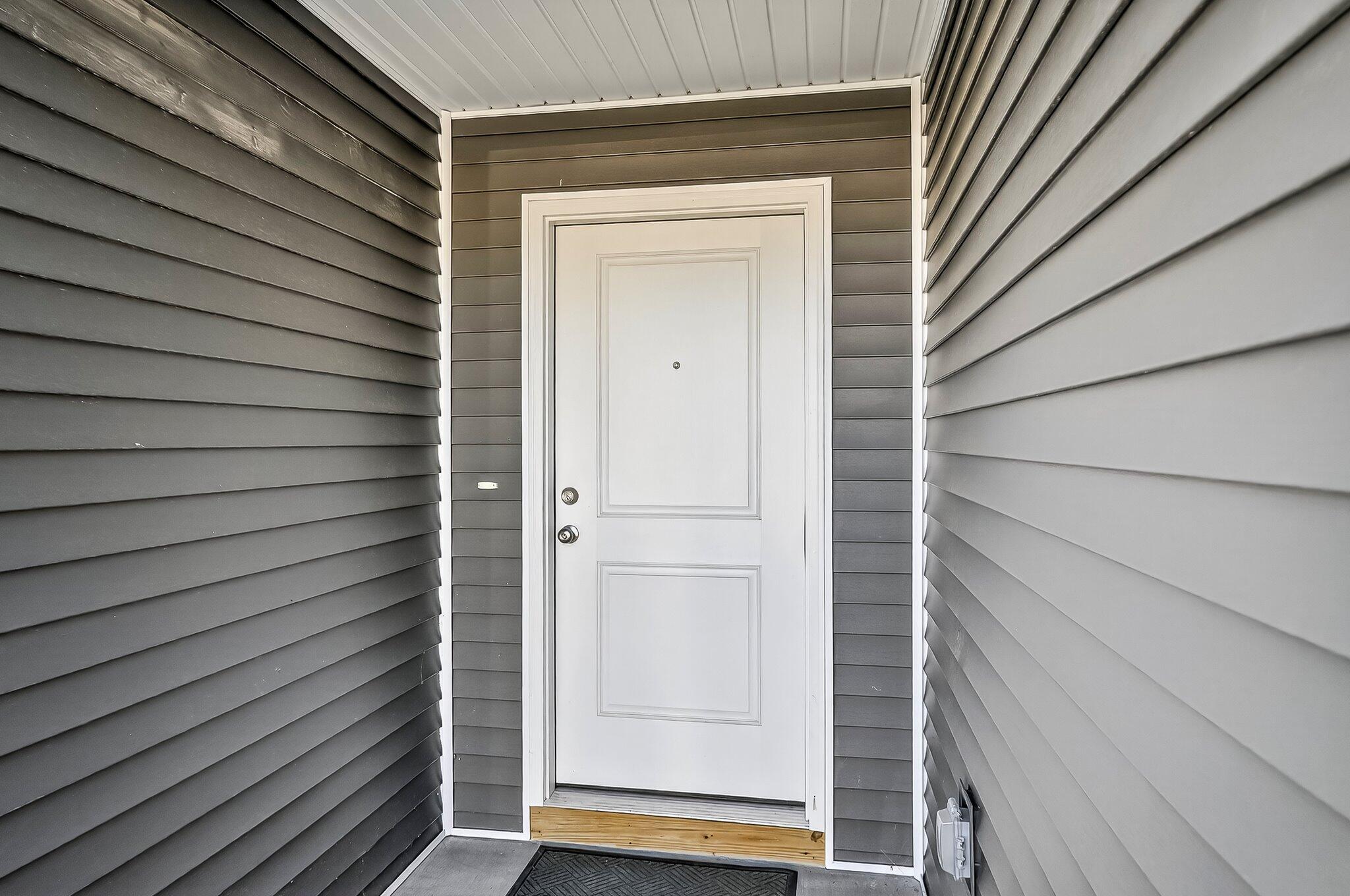 2462 E Beagle Street