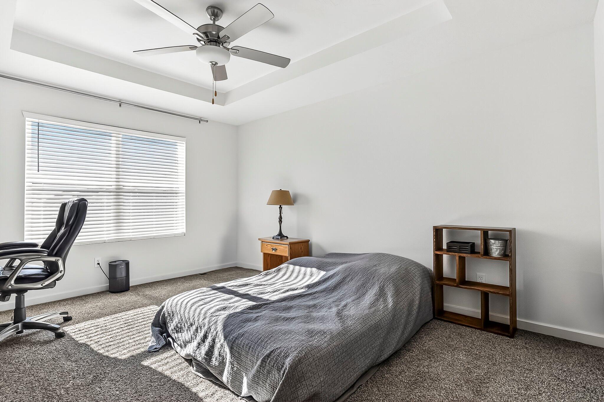 2462 E Beagle Street