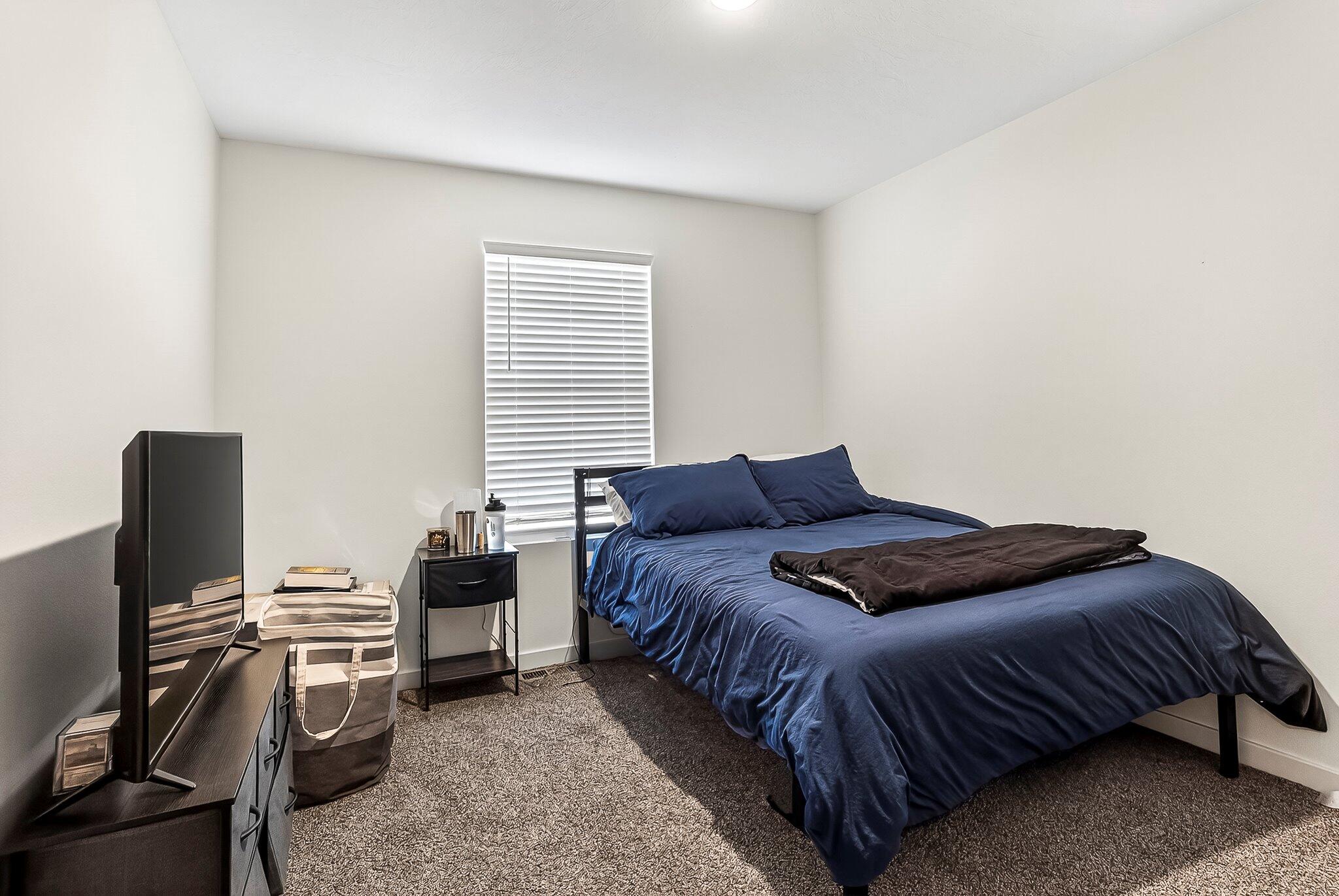 2462 E Beagle Street