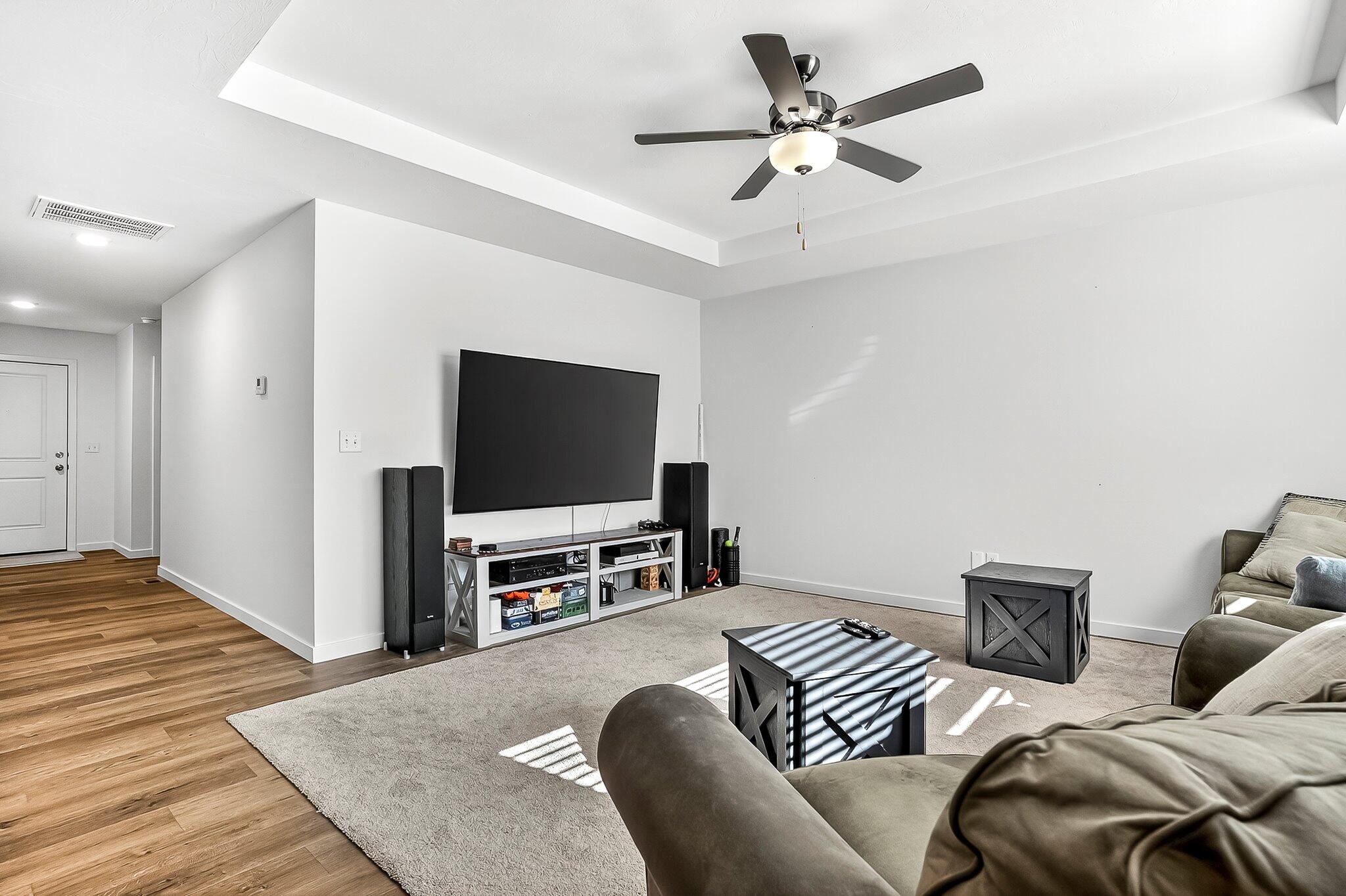 2462 E Beagle Street