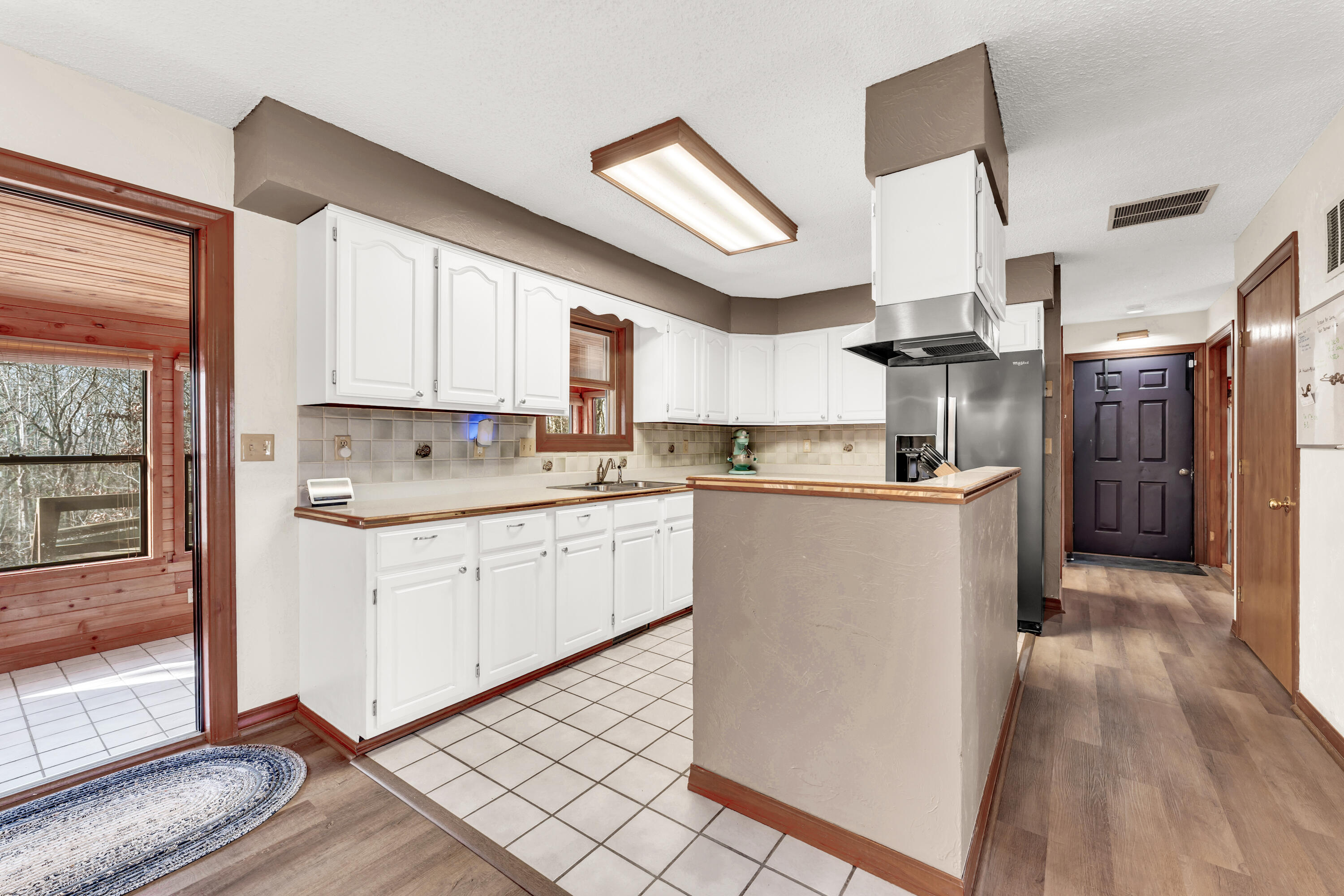 1541 S Wild Oaks Drive