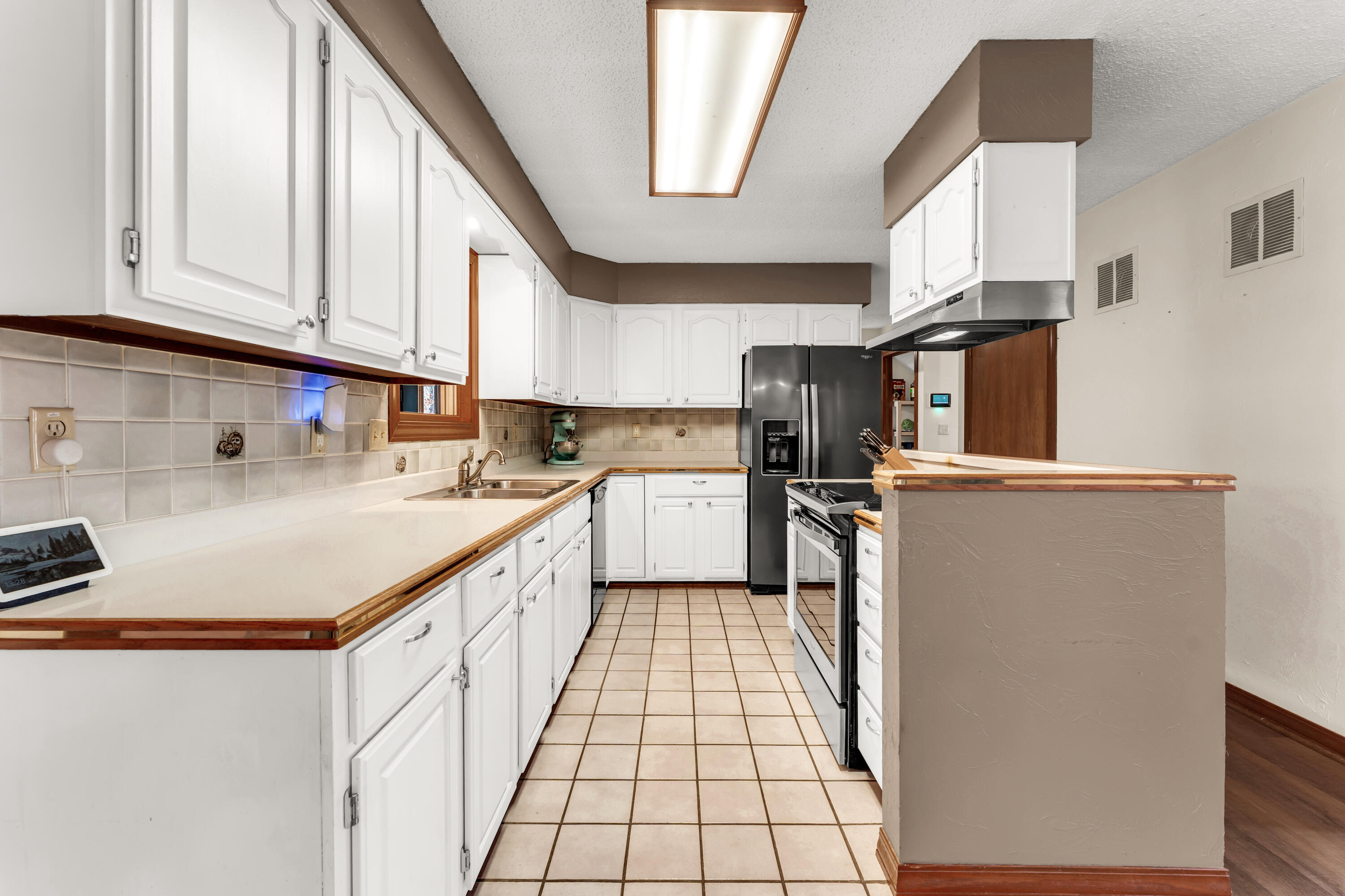 1541 S Wild Oaks Drive