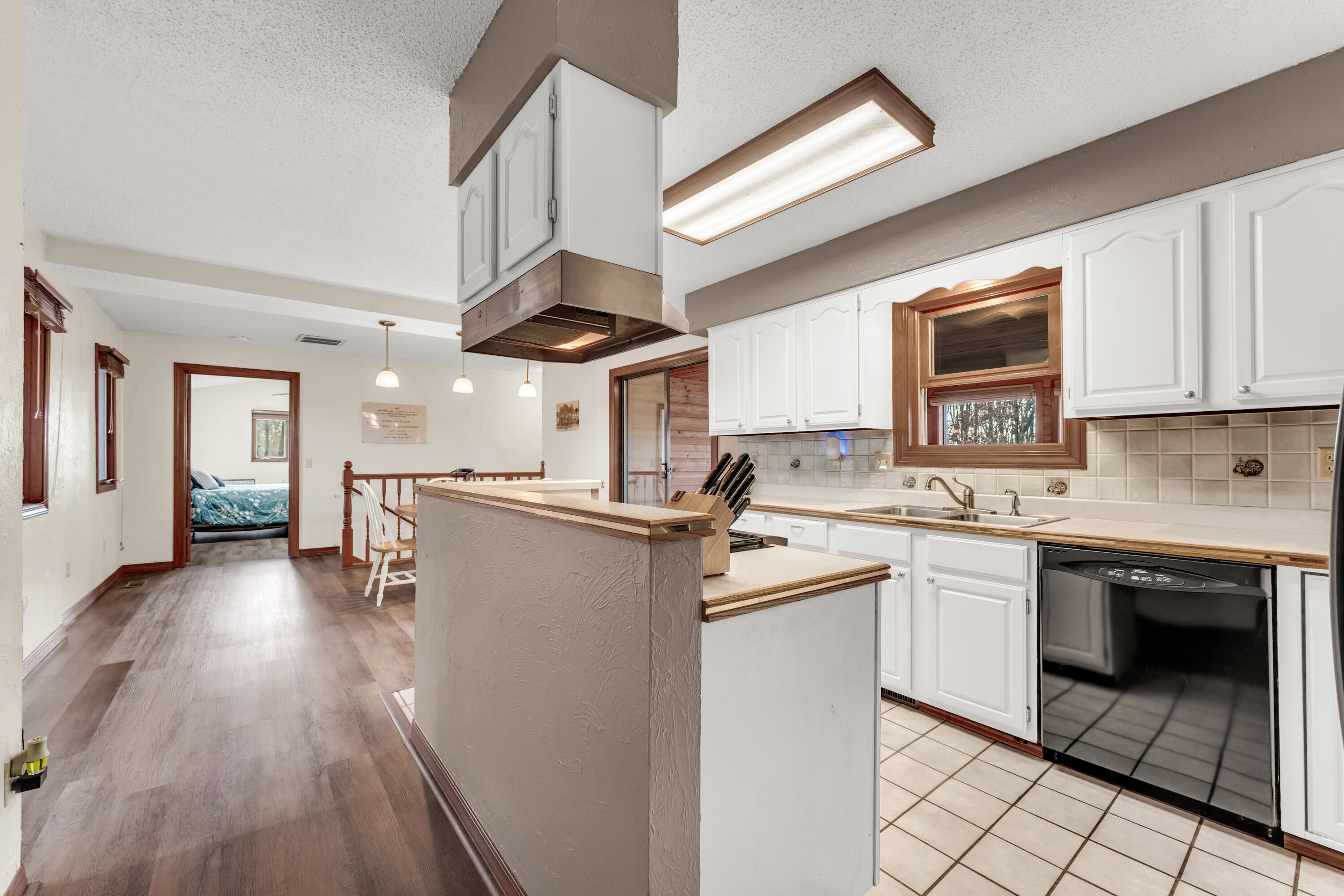 1541 S Wild Oaks Drive