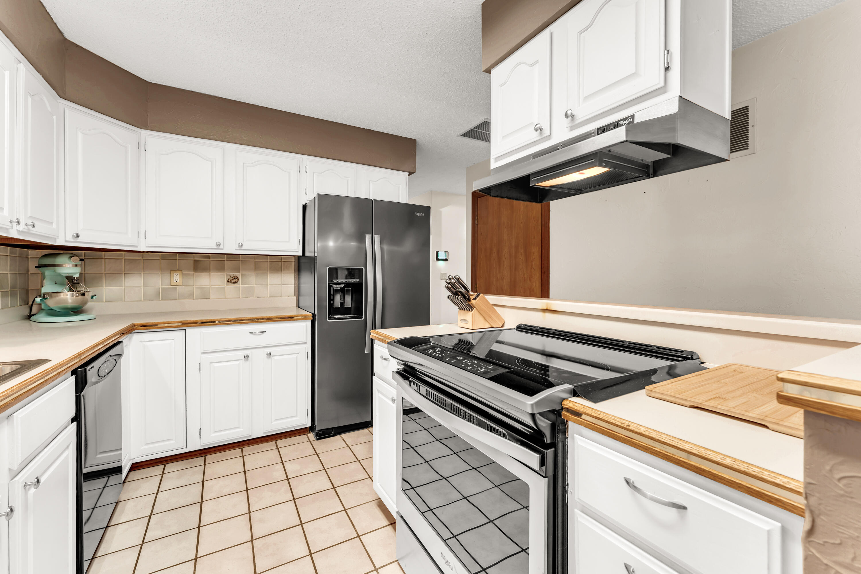 1541 S Wild Oaks Drive