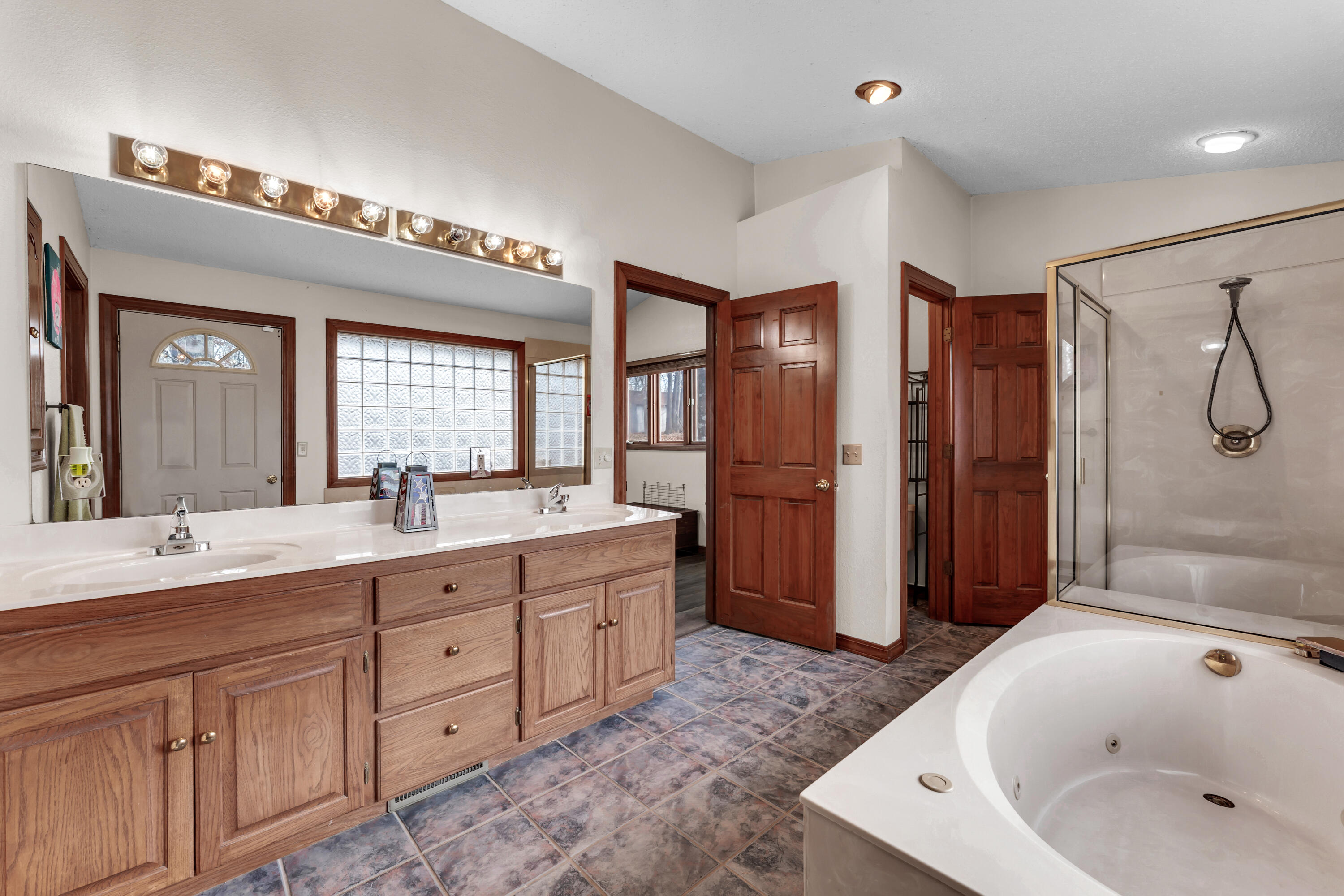 1541 S Wild Oaks Drive