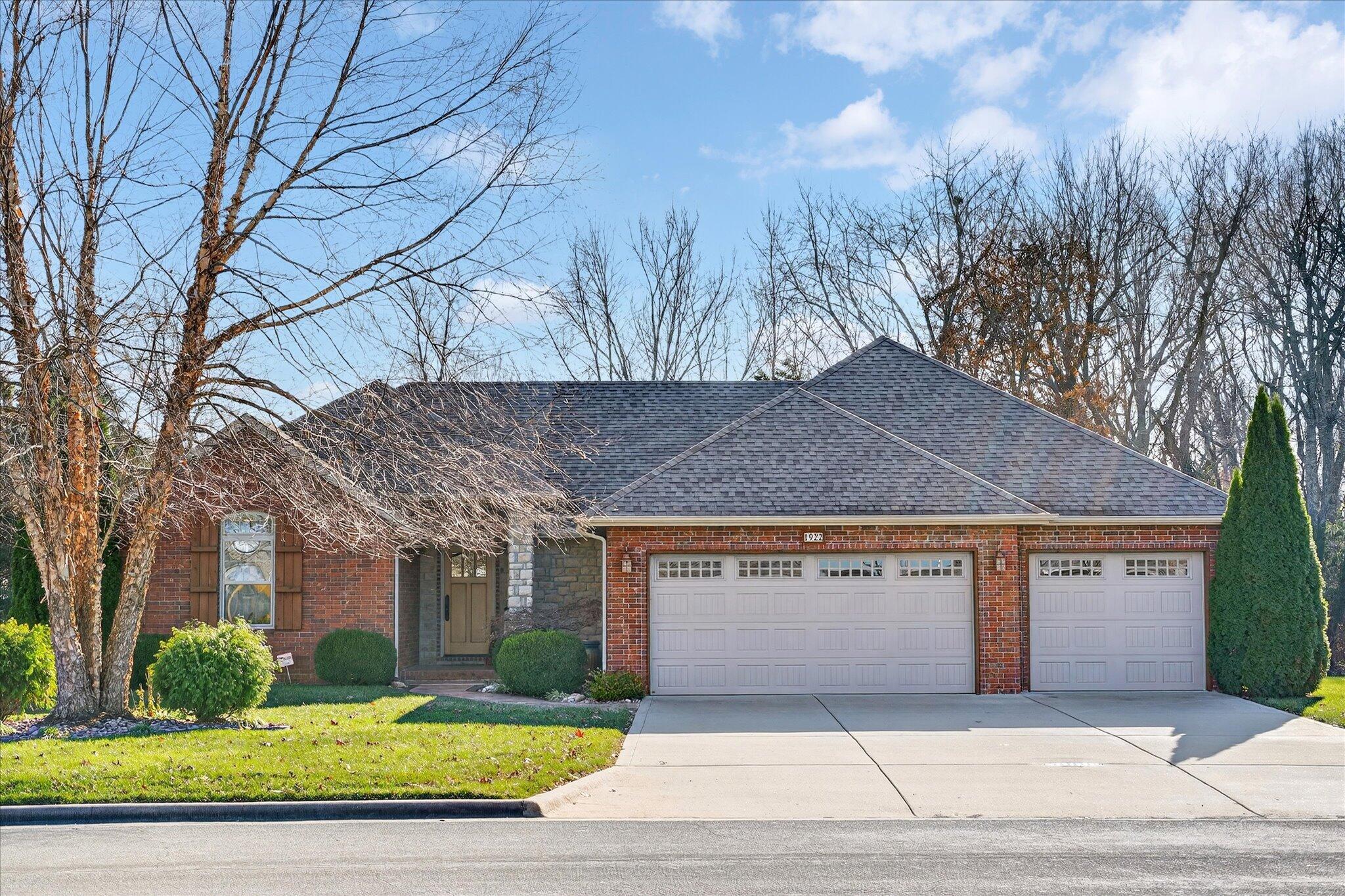 1922 N Pavilion Place