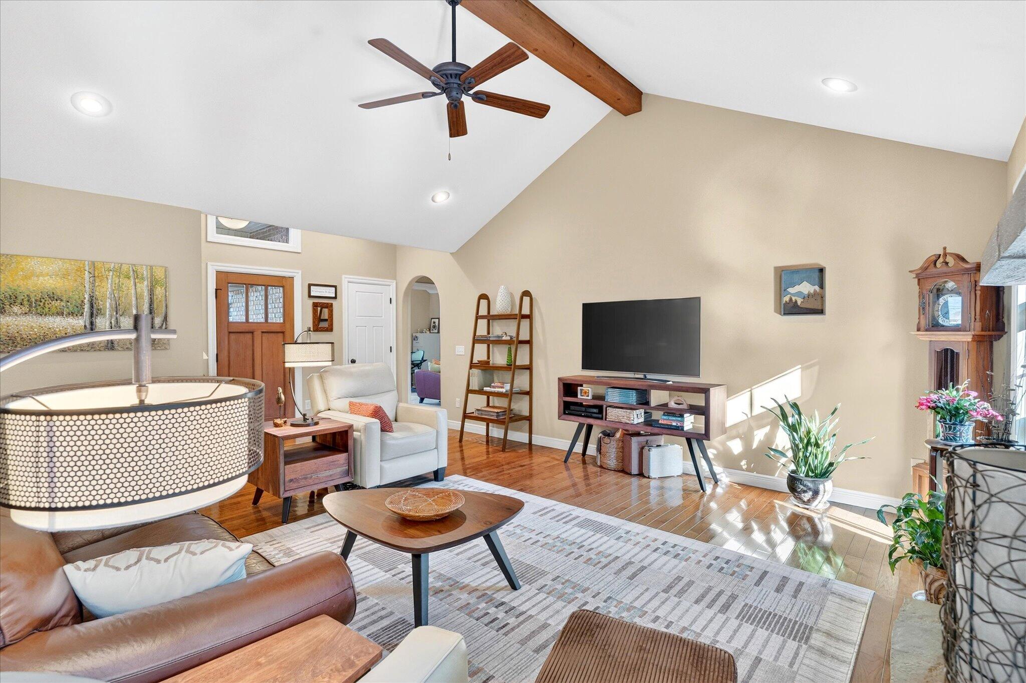 1922 N Pavilion Place