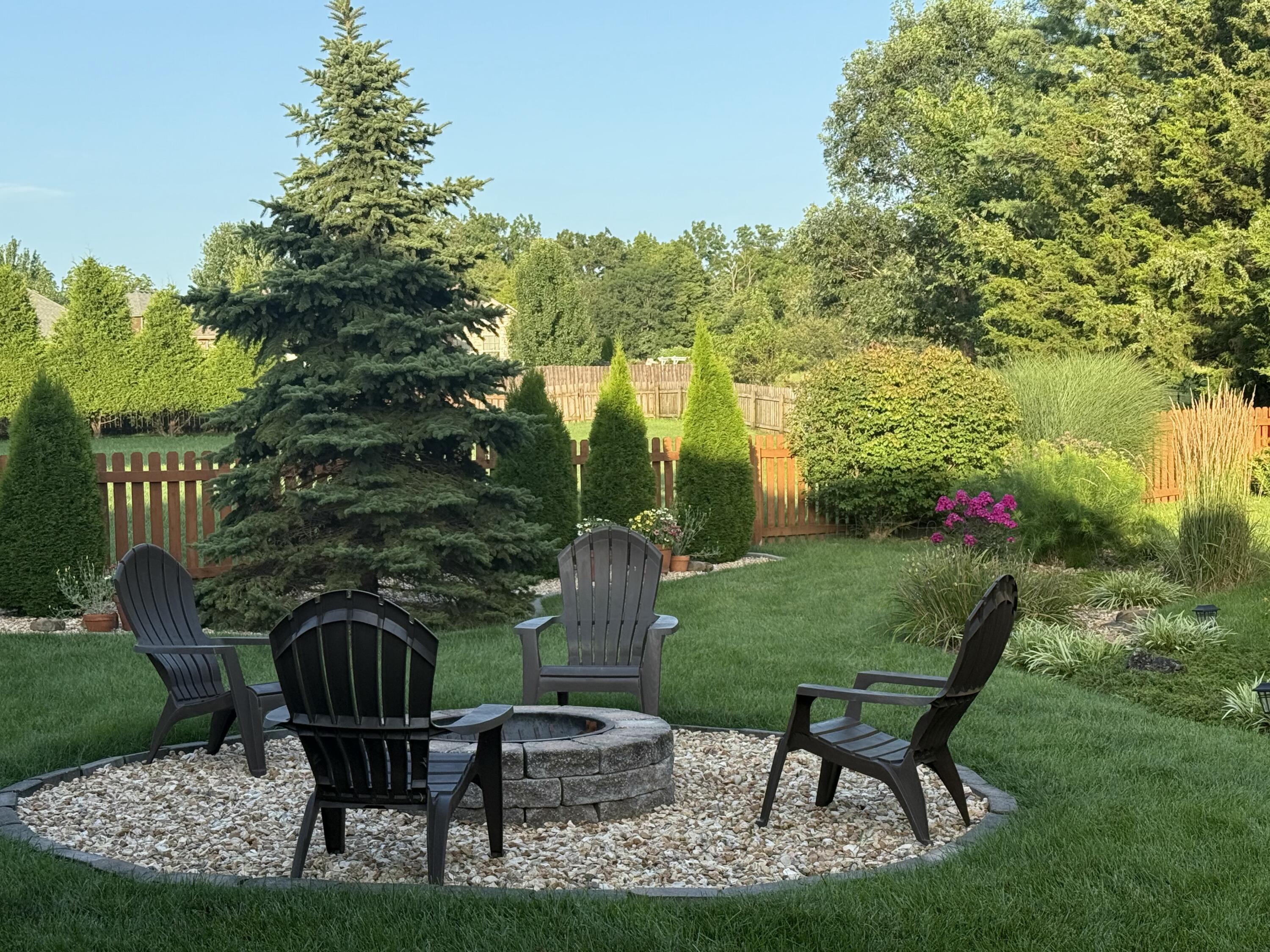 1922 N Pavilion Place