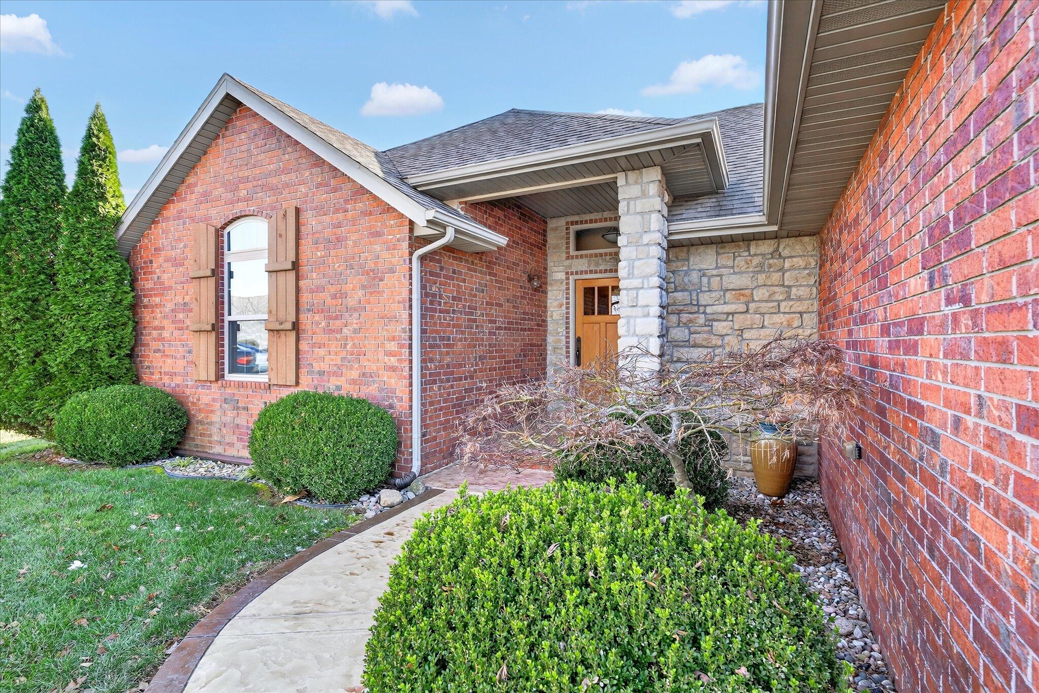 1922 N Pavilion Place