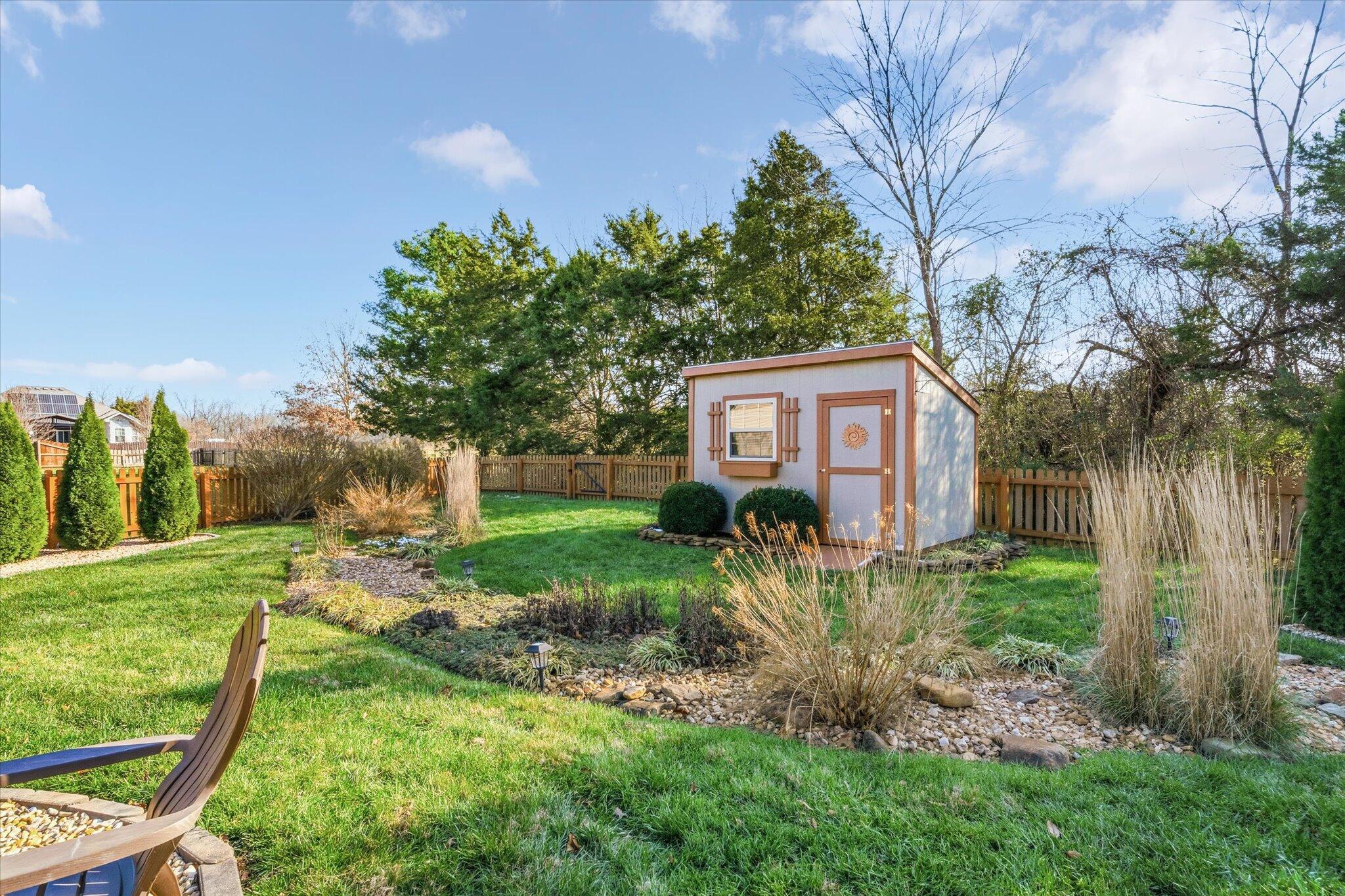 1922 N Pavilion Place