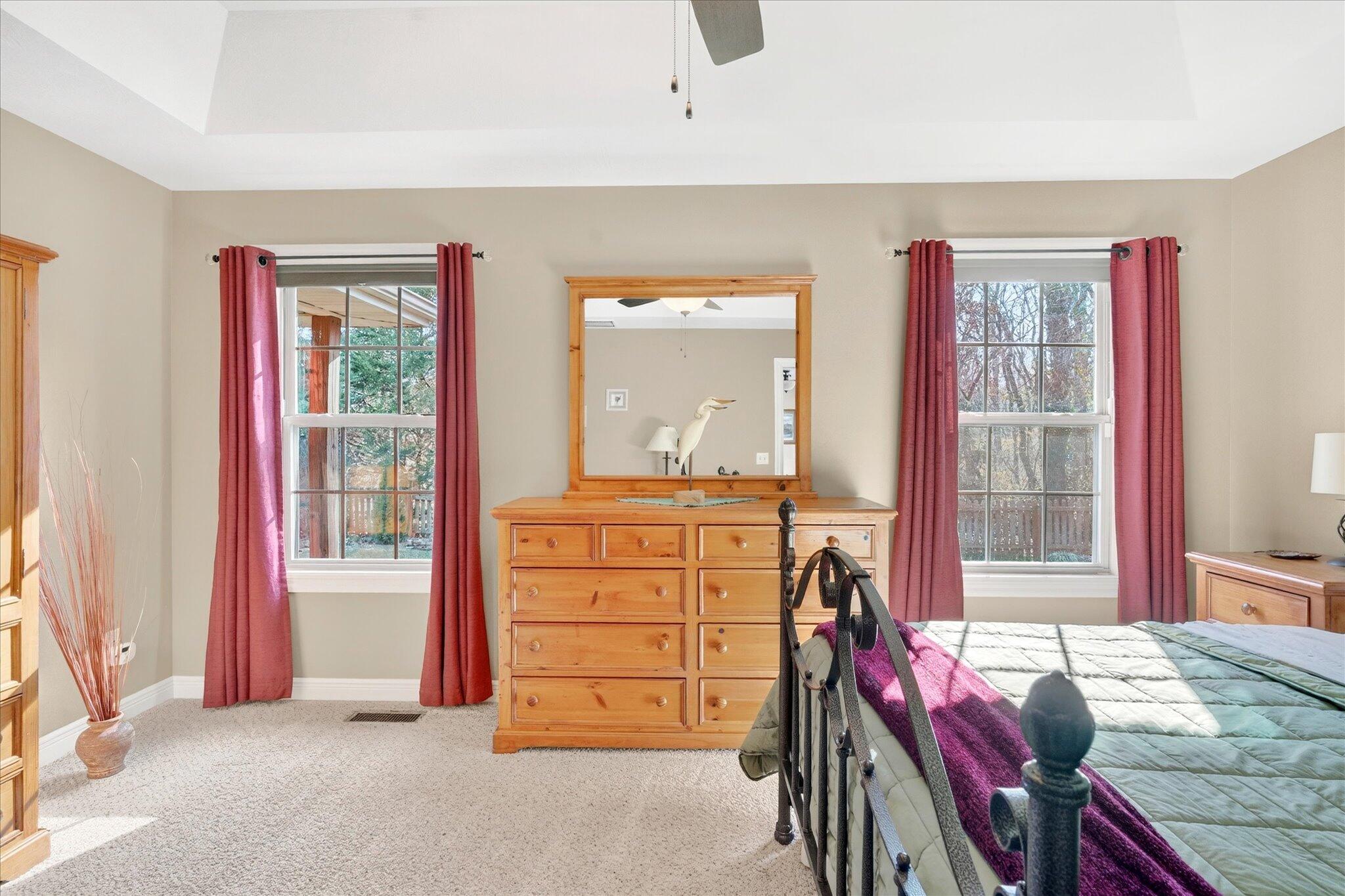 1922 N Pavilion Place