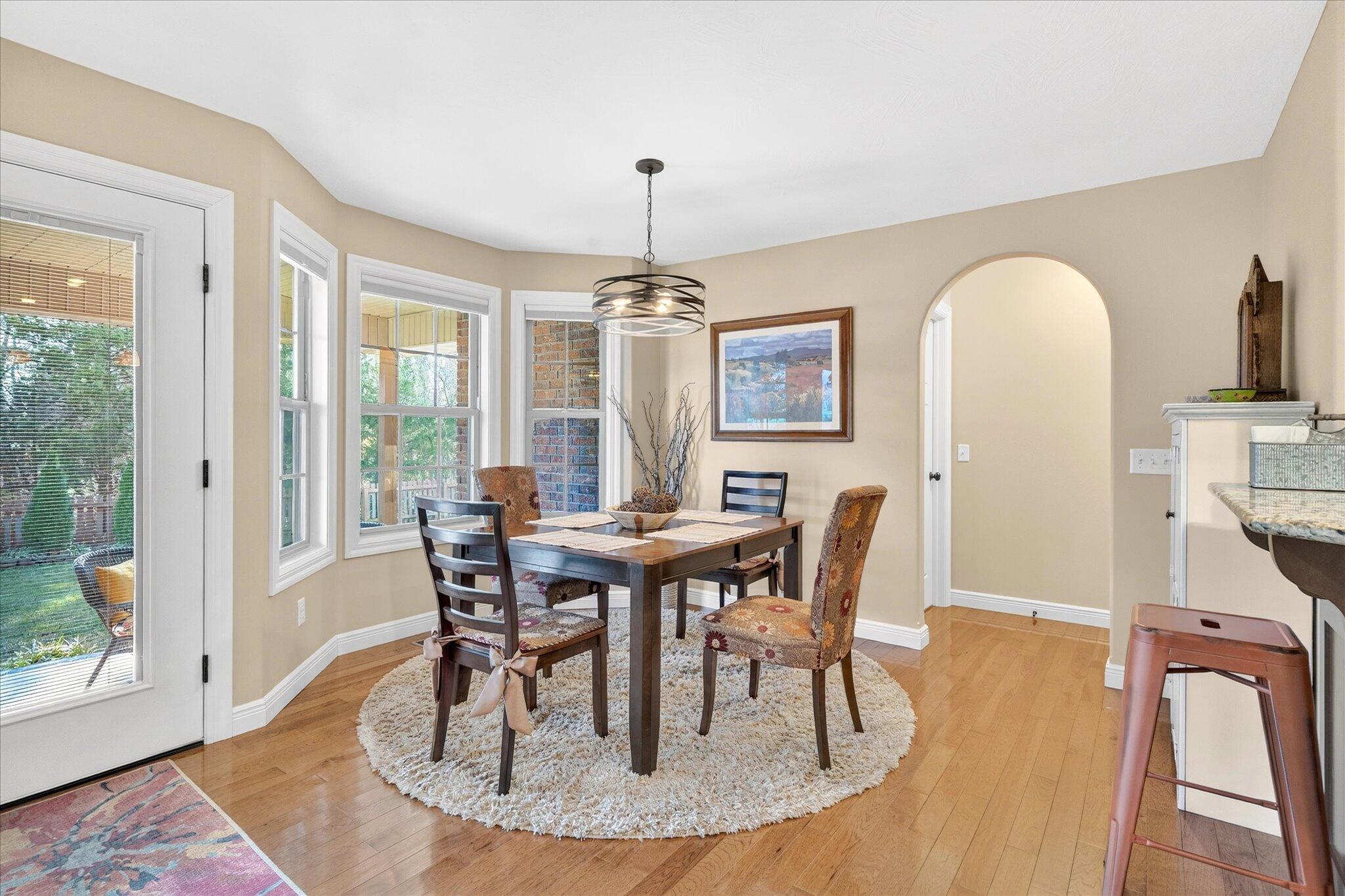 1922 N Pavilion Place