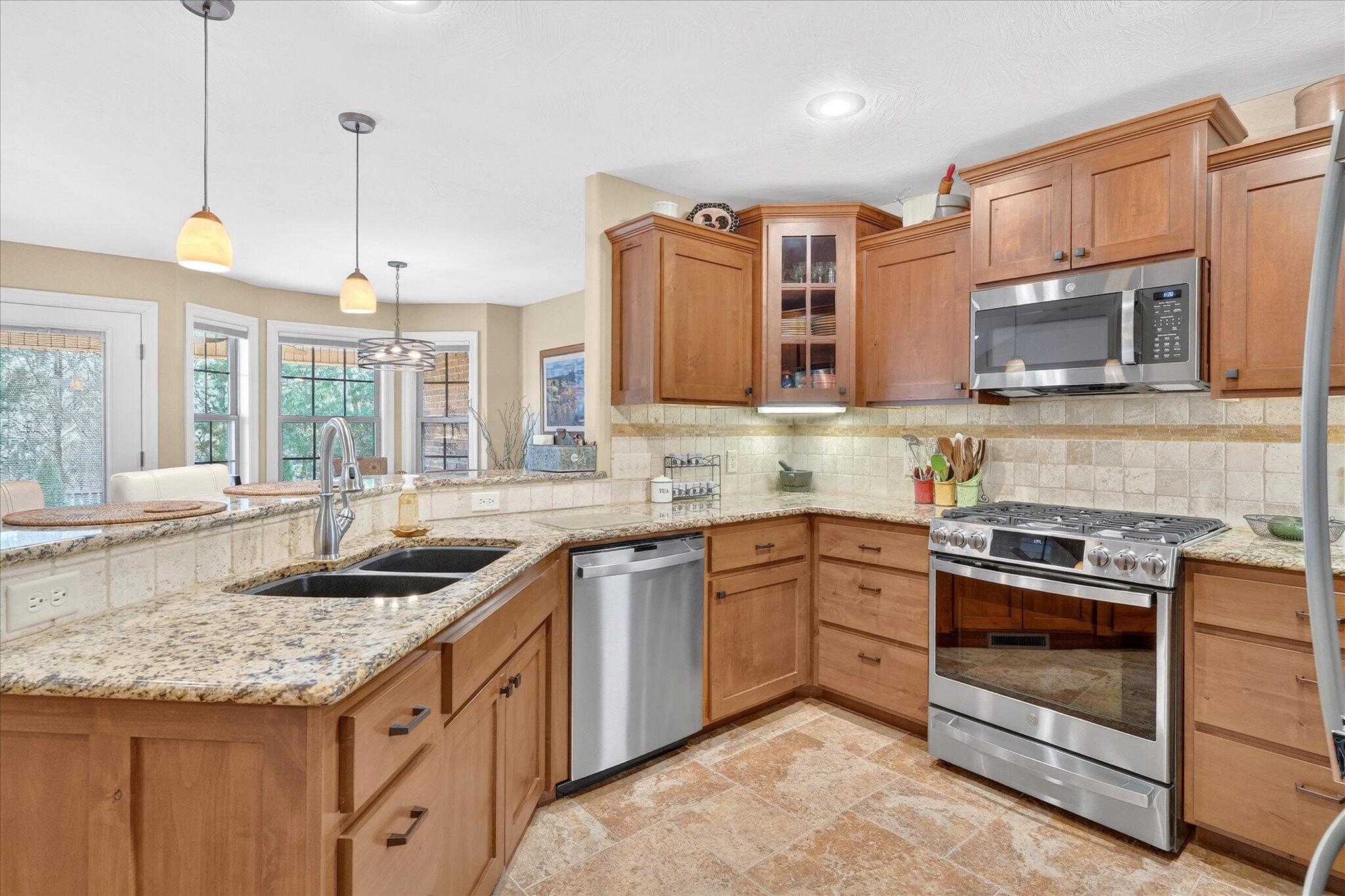 1922 N Pavilion Place