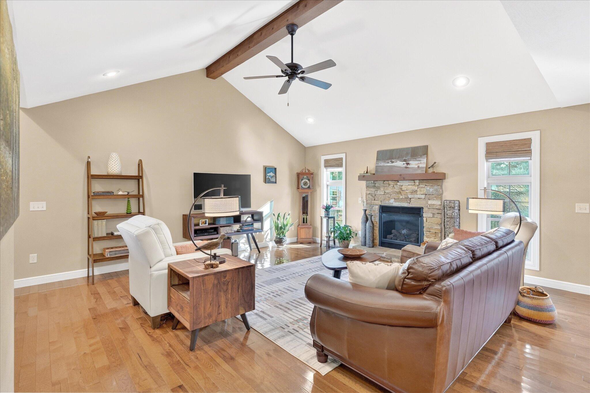 1922 N Pavilion Place