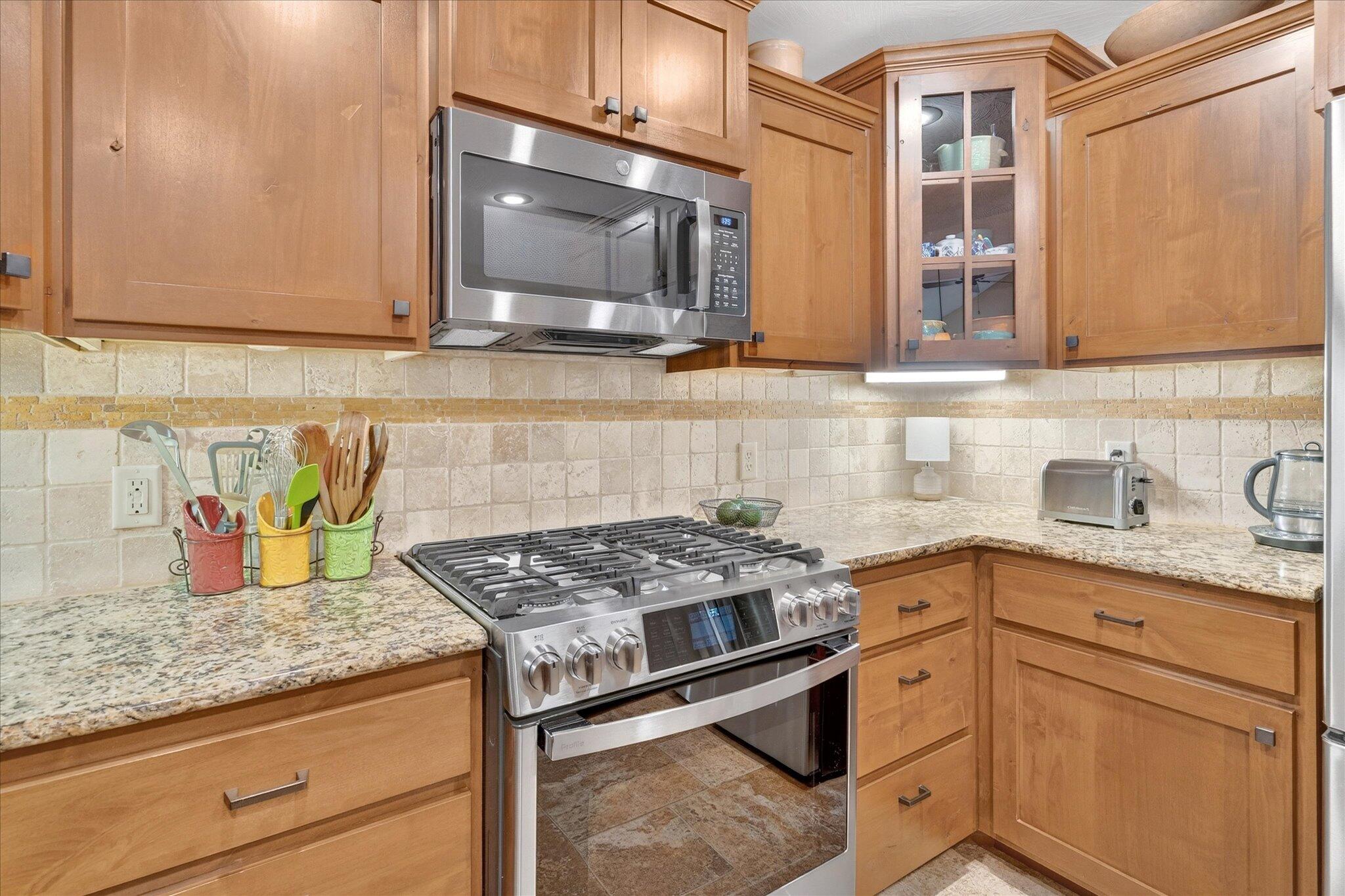 1922 N Pavilion Place