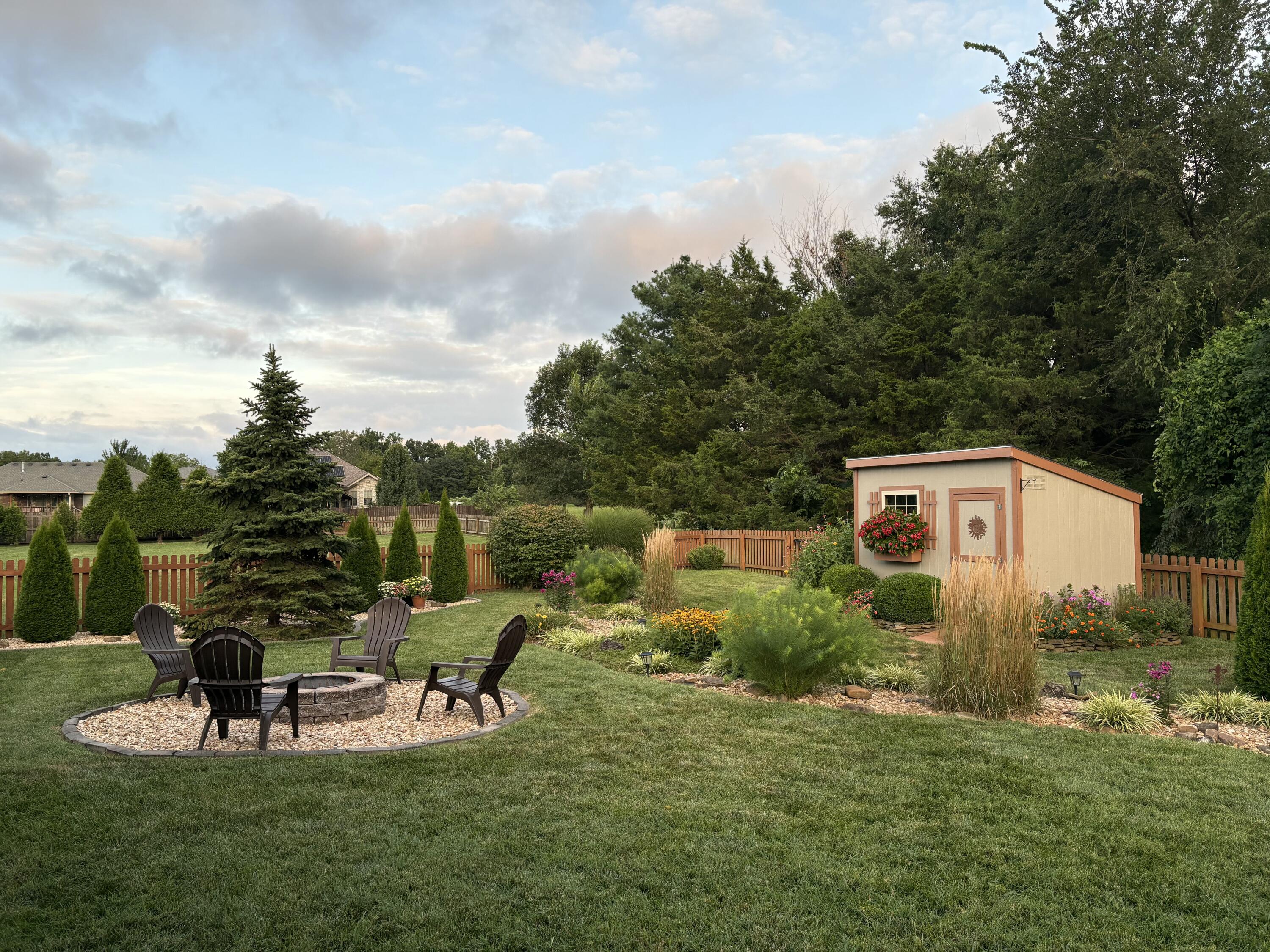 1922 N Pavilion Place