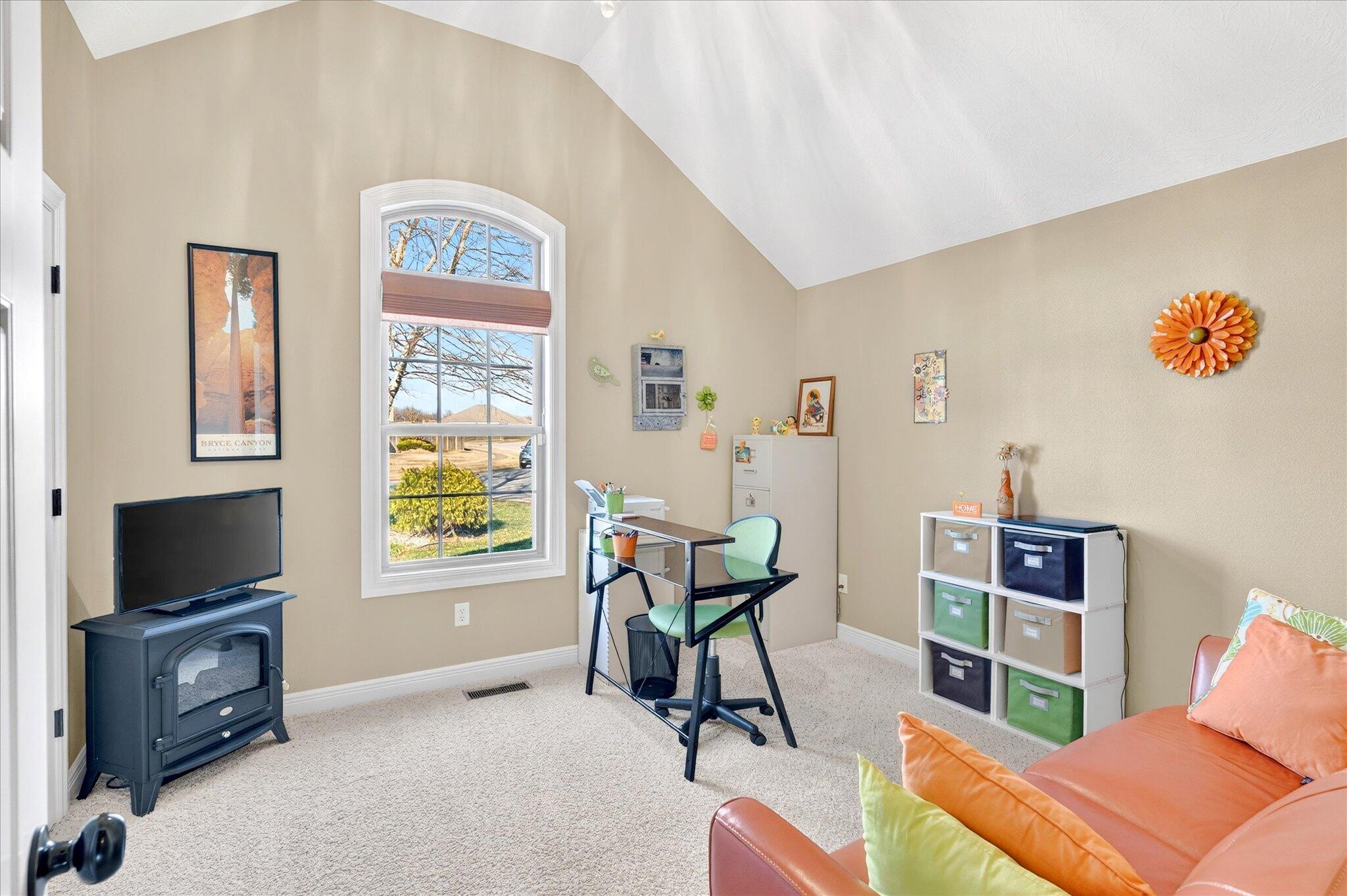 1922 N Pavilion Place