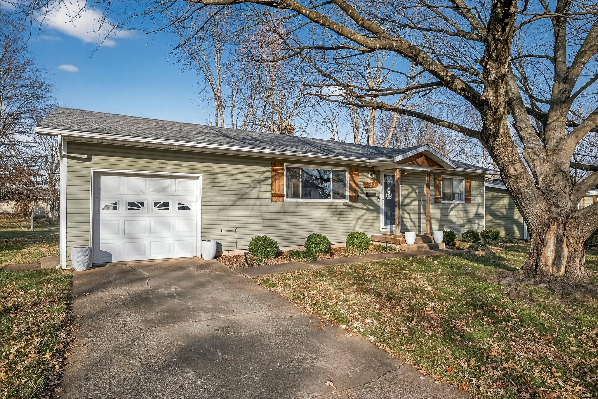 515 E Greenwood Street