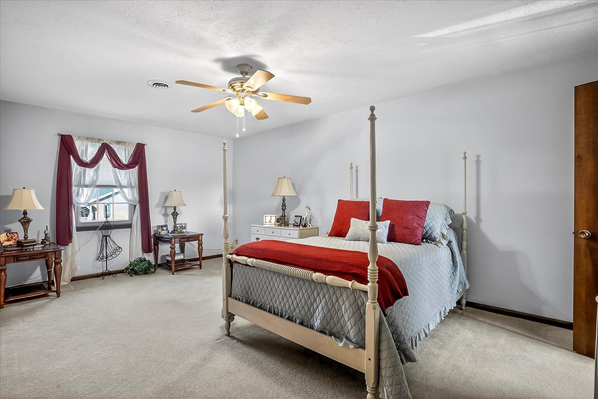 1502 E Sycamore Street