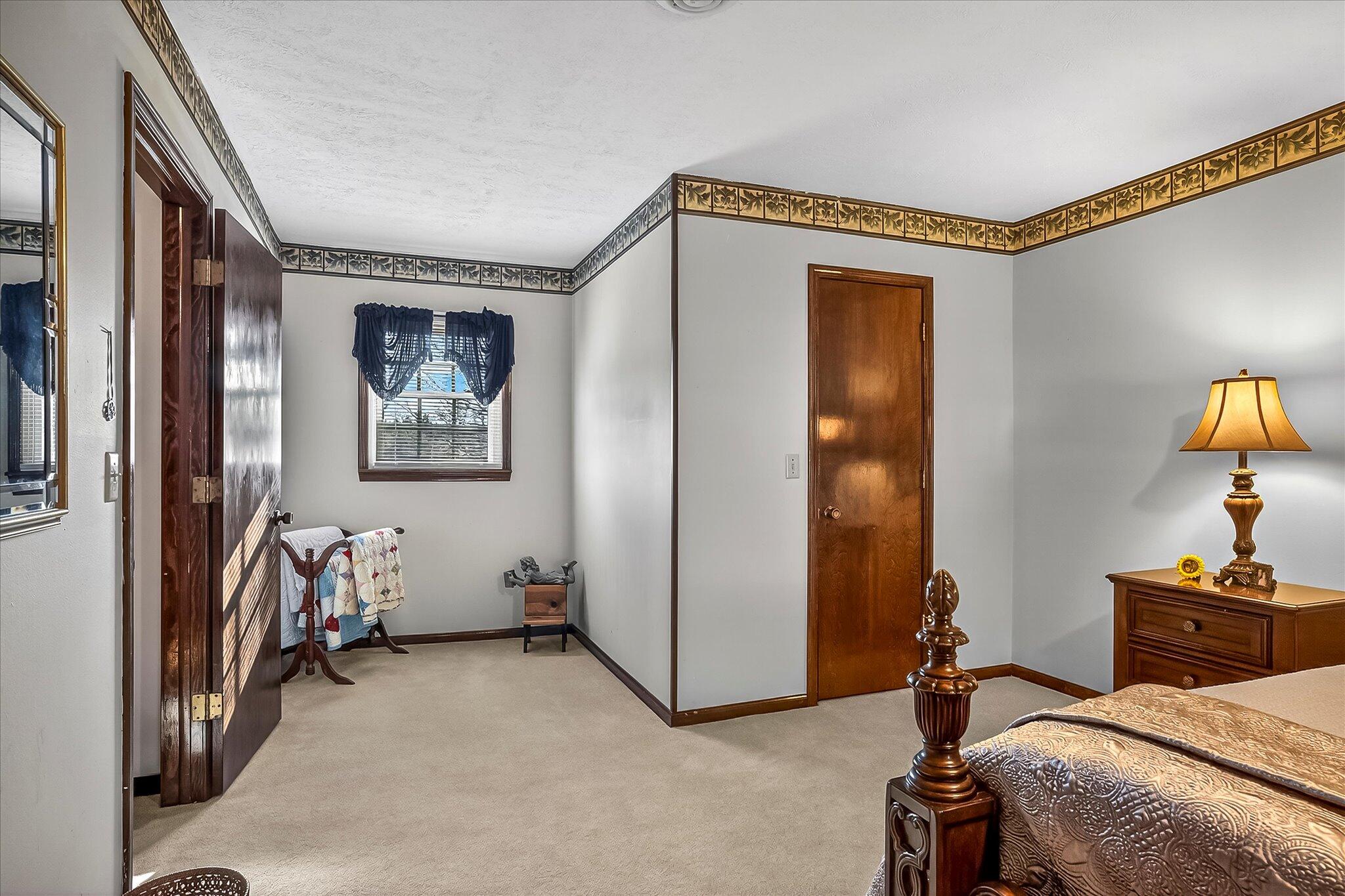 1502 E Sycamore Street