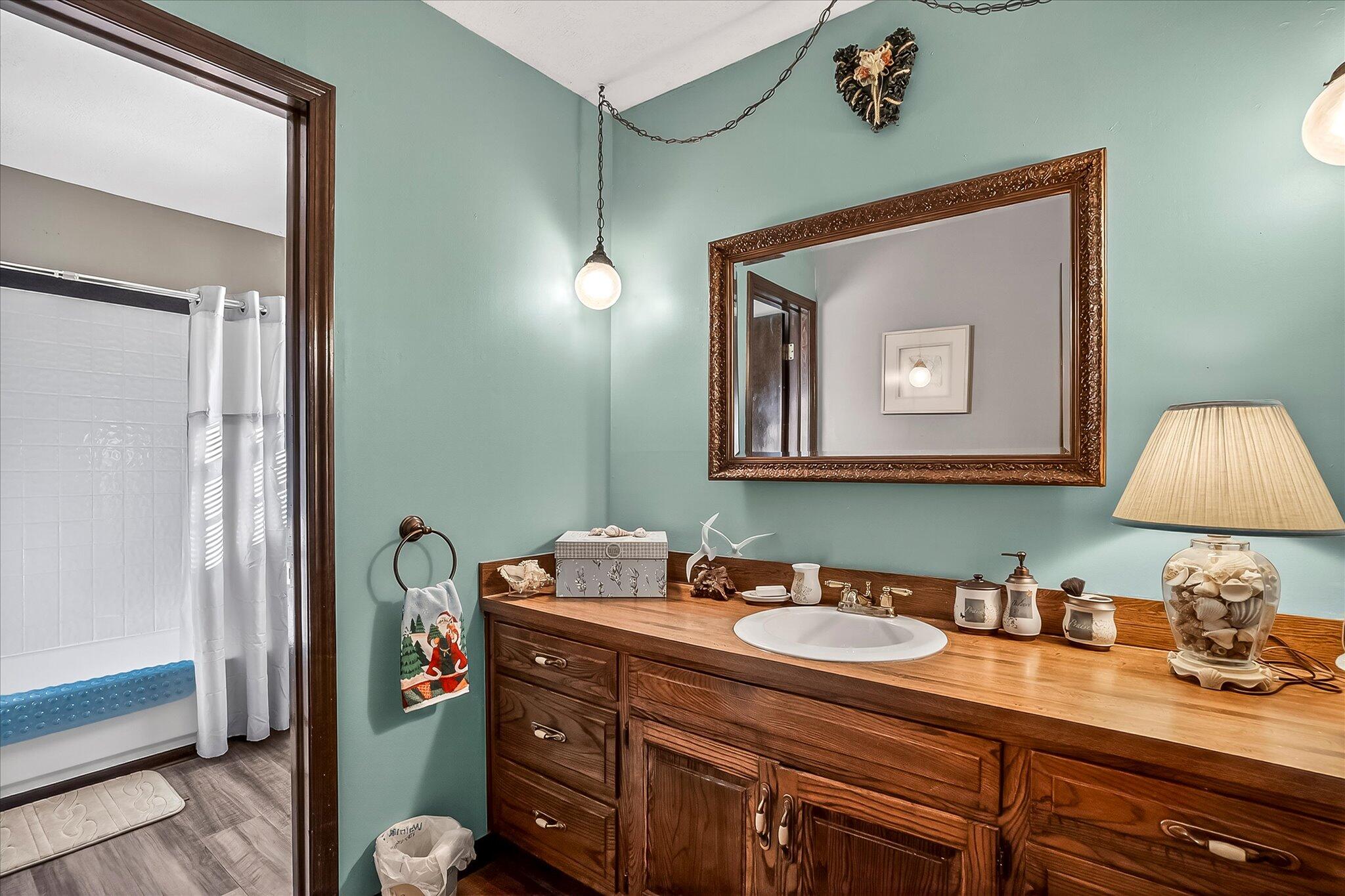 1502 E Sycamore Street