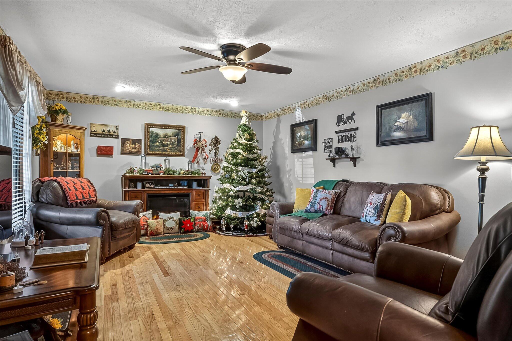 1502 E Sycamore Street