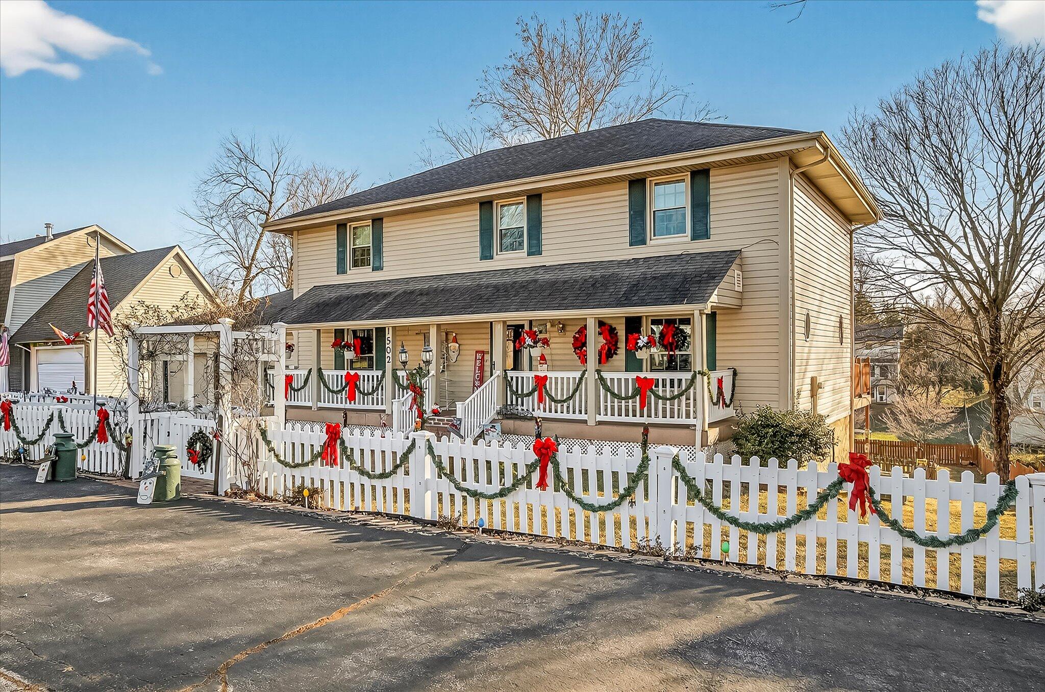 1502 E Sycamore Street