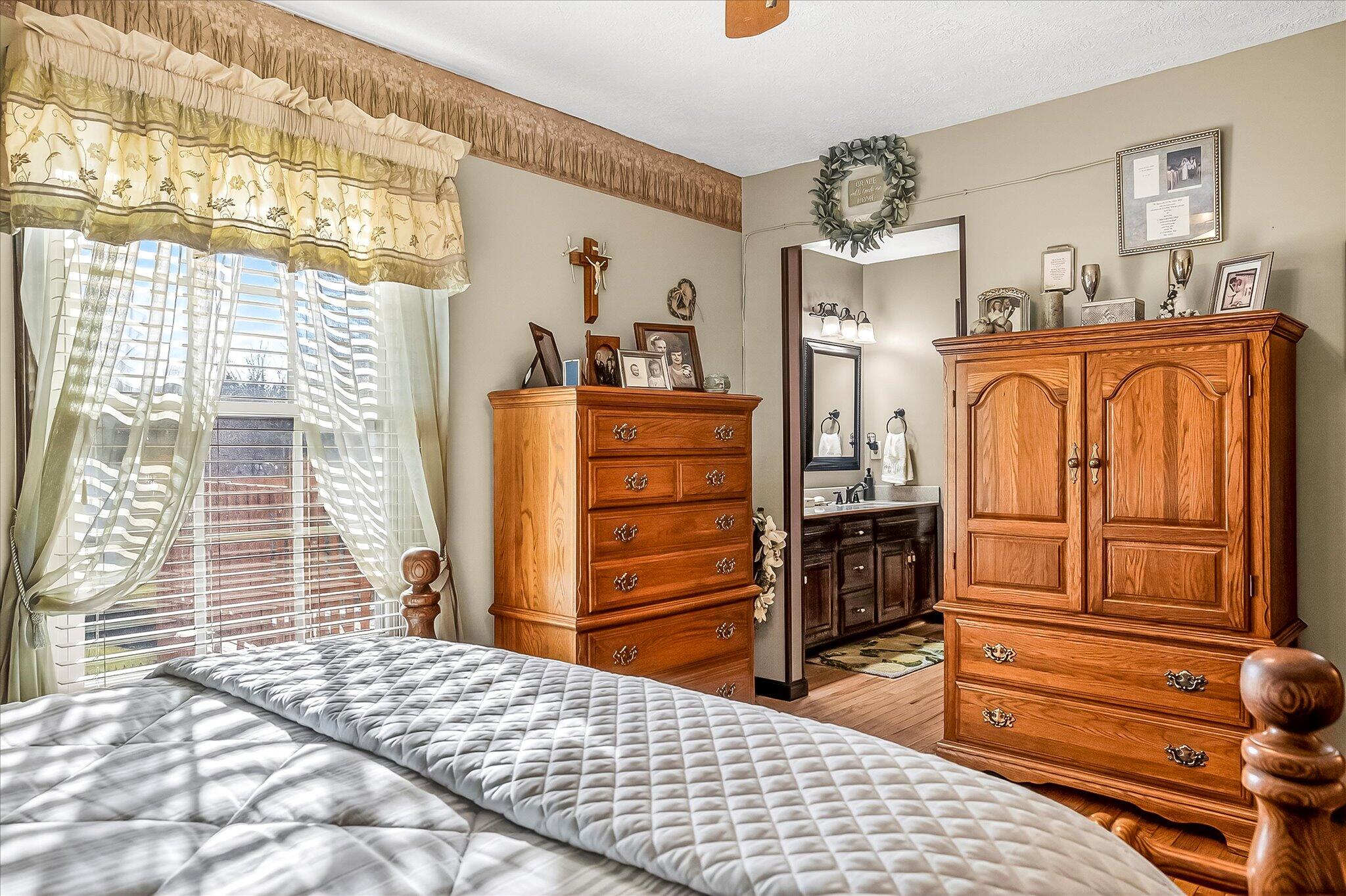 1502 E Sycamore Street