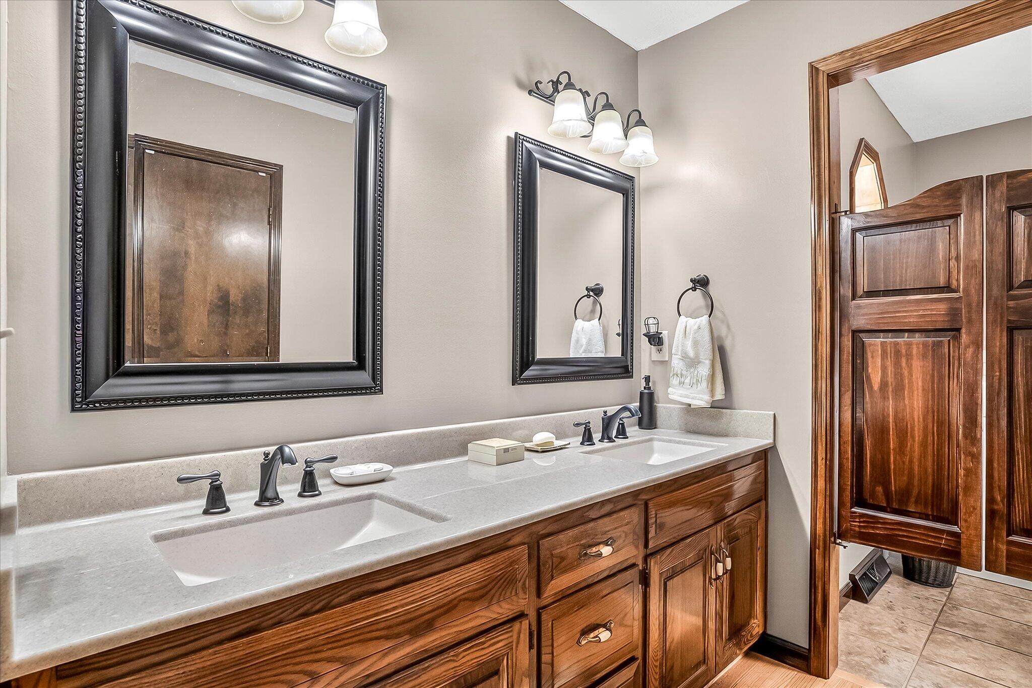 1502 E Sycamore Street