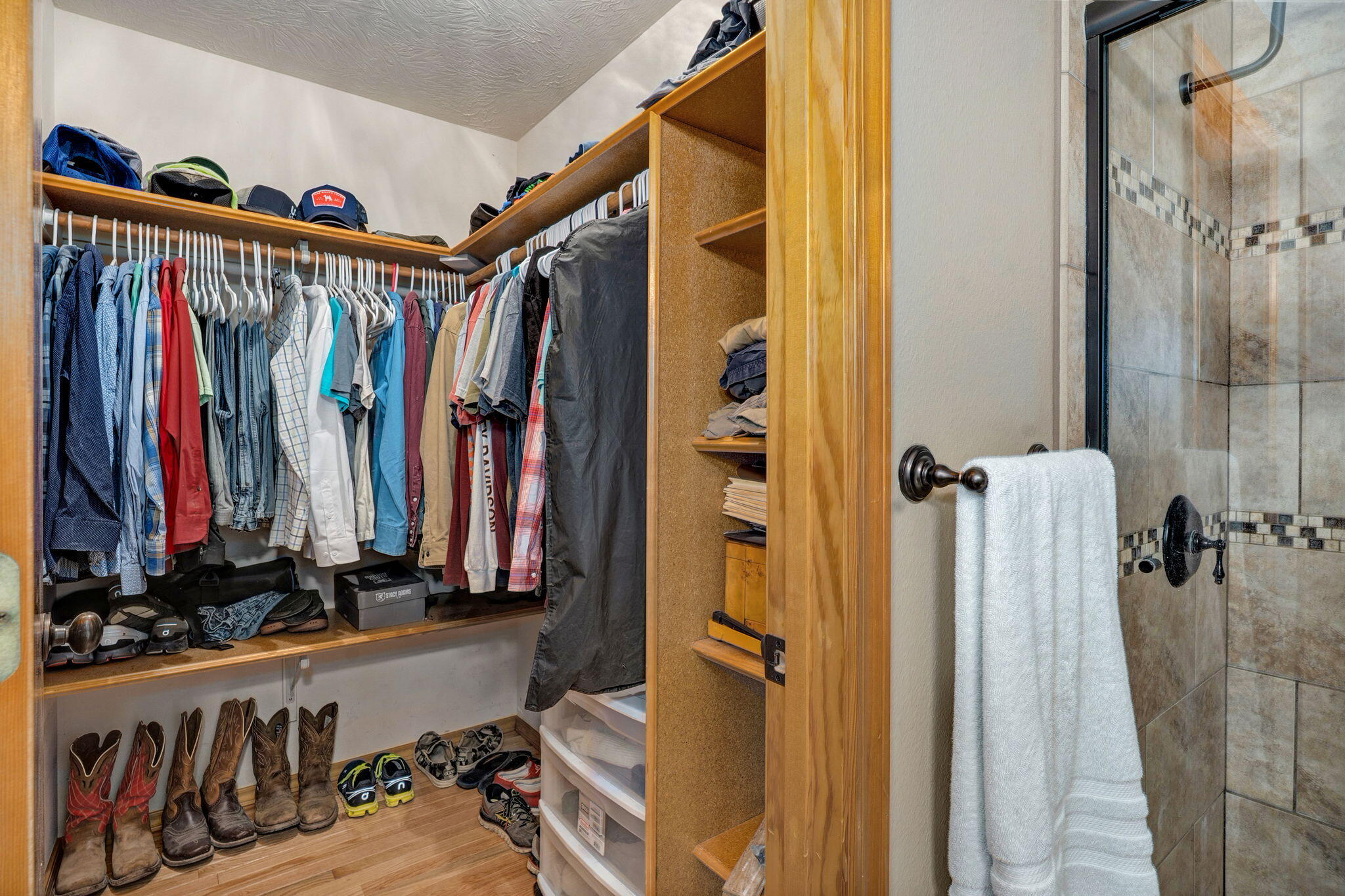 1302 E Primrose Lane