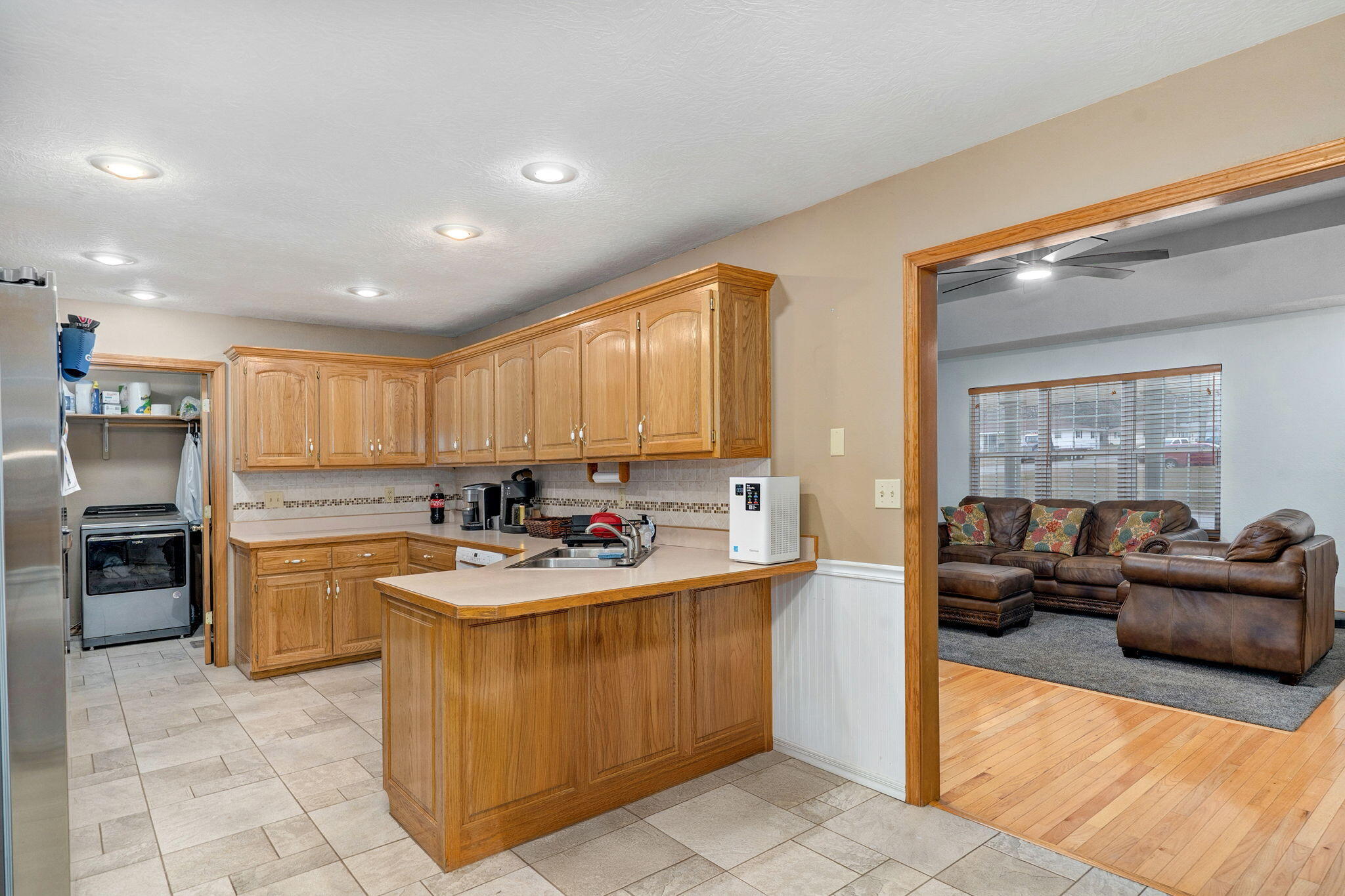 1302 E Primrose Lane