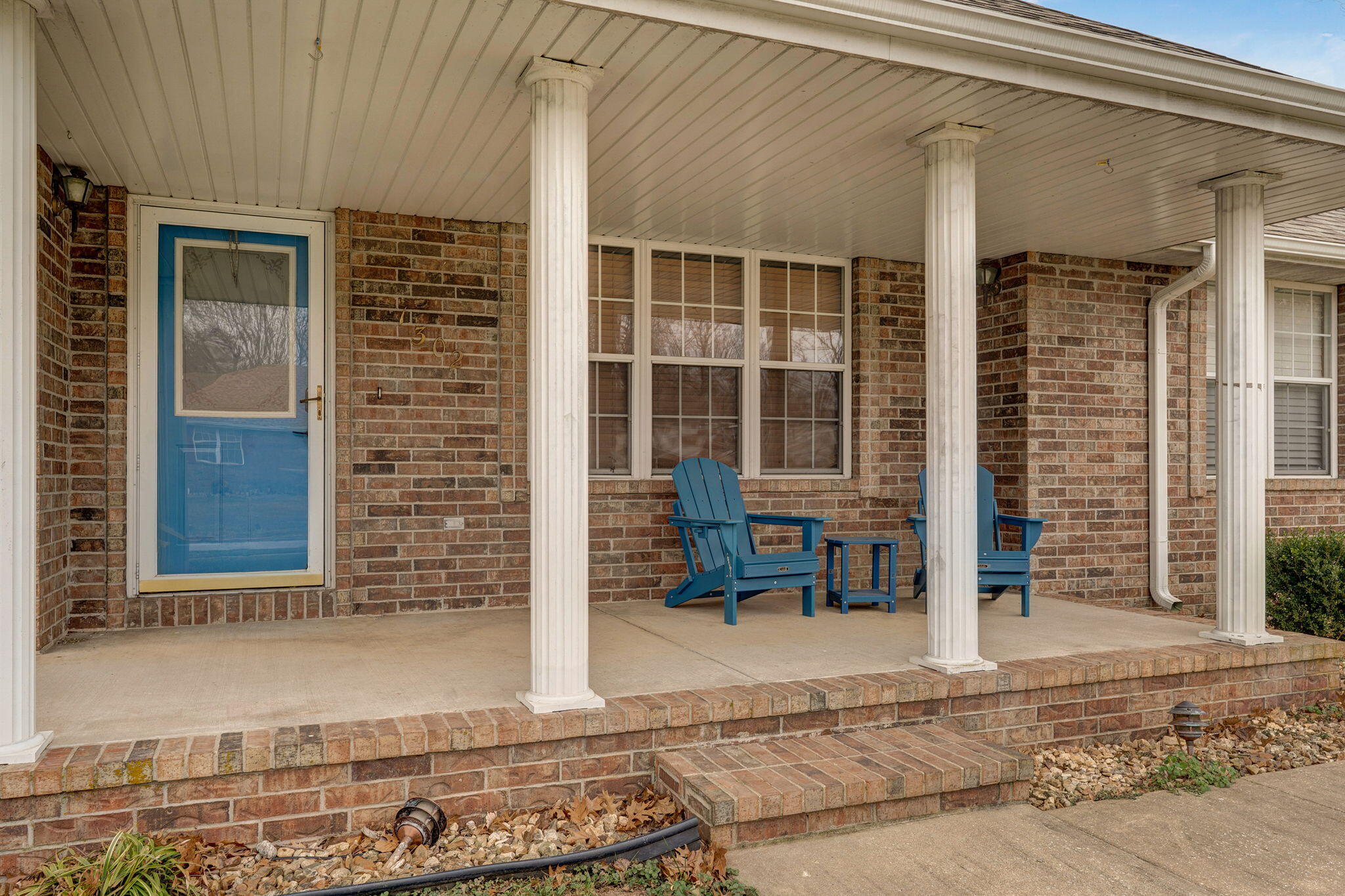 1302 E Primrose Lane