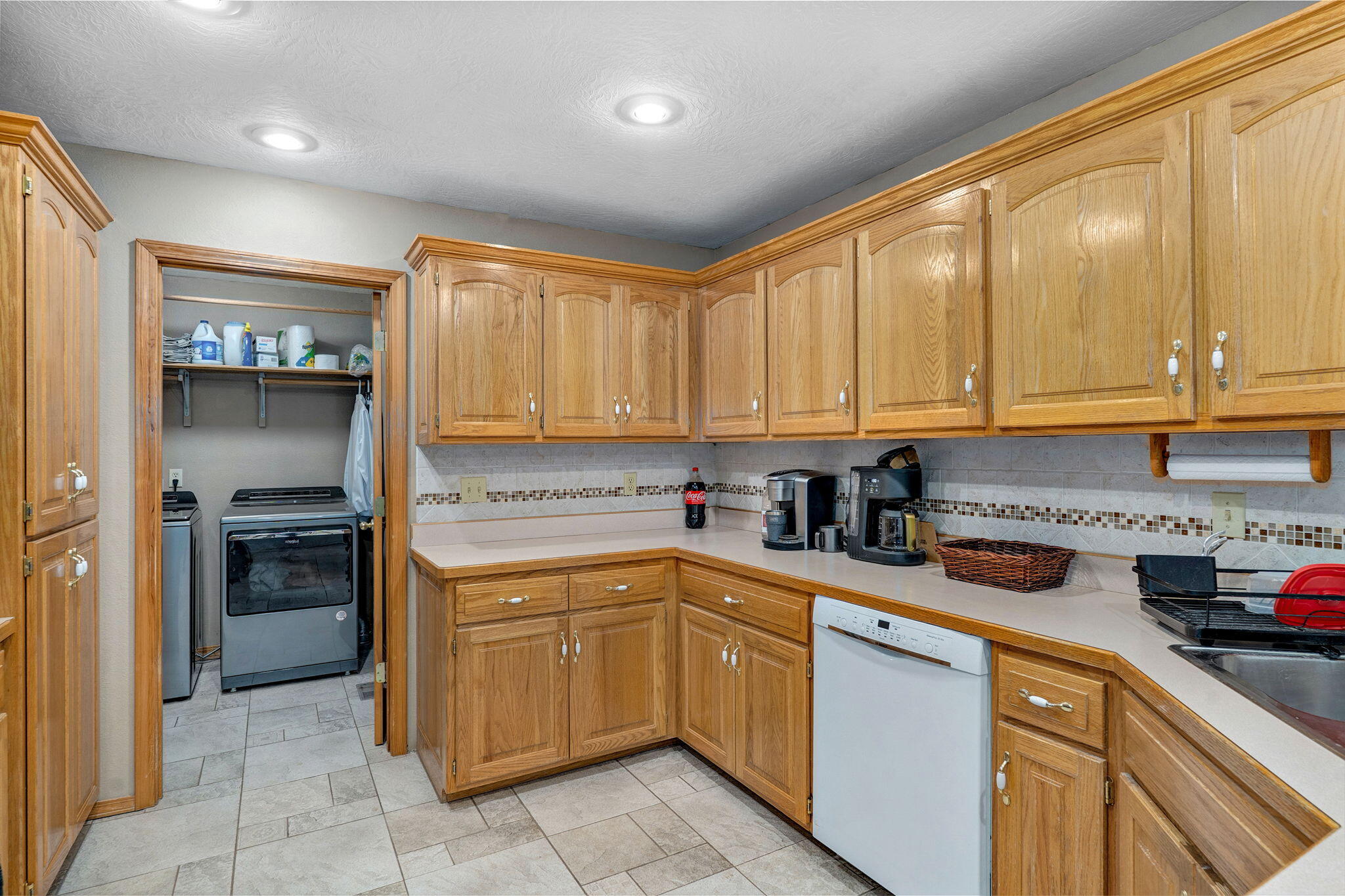 1302 E Primrose Lane