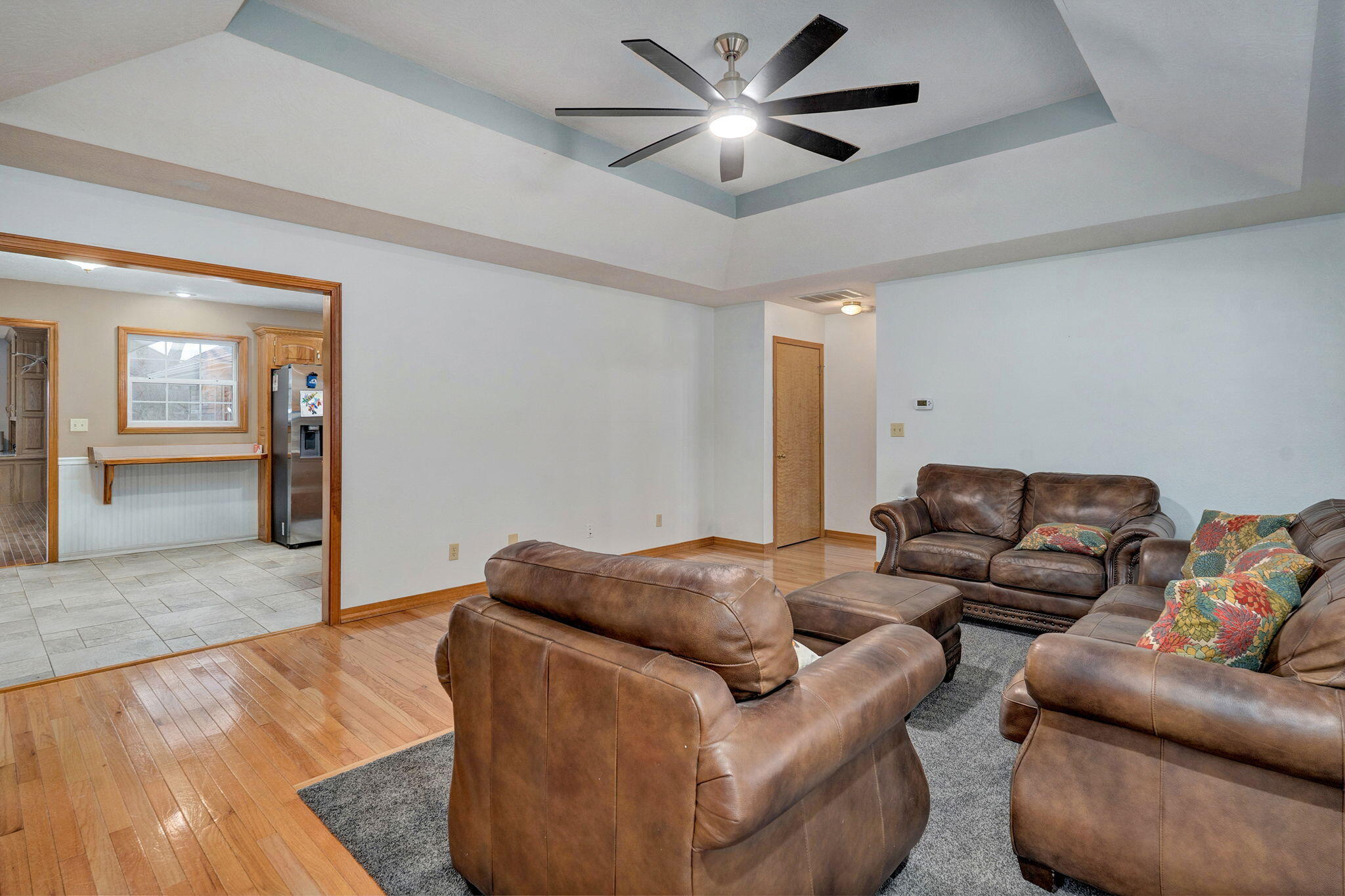 1302 E Primrose Lane