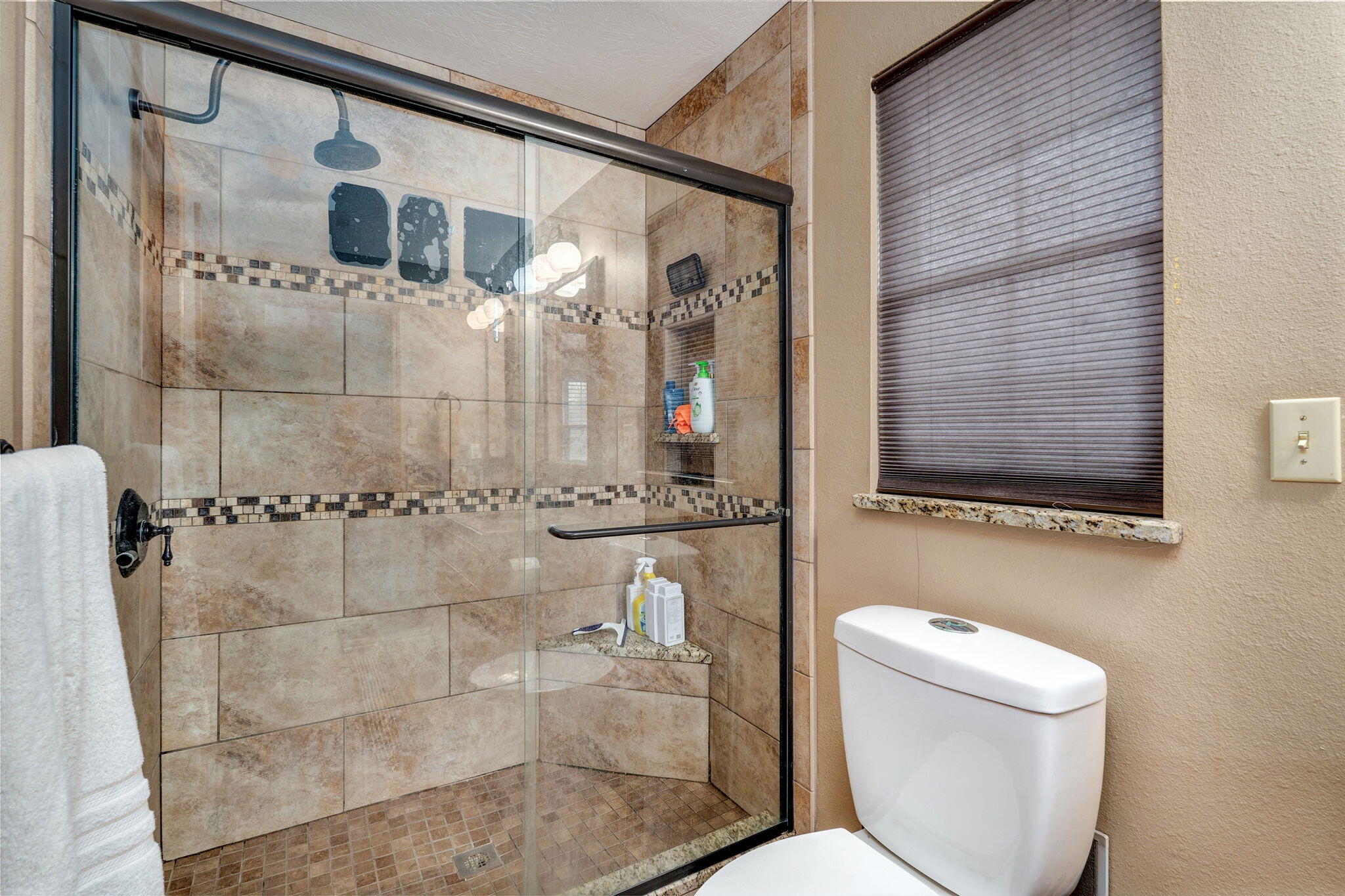 1302 E Primrose Lane