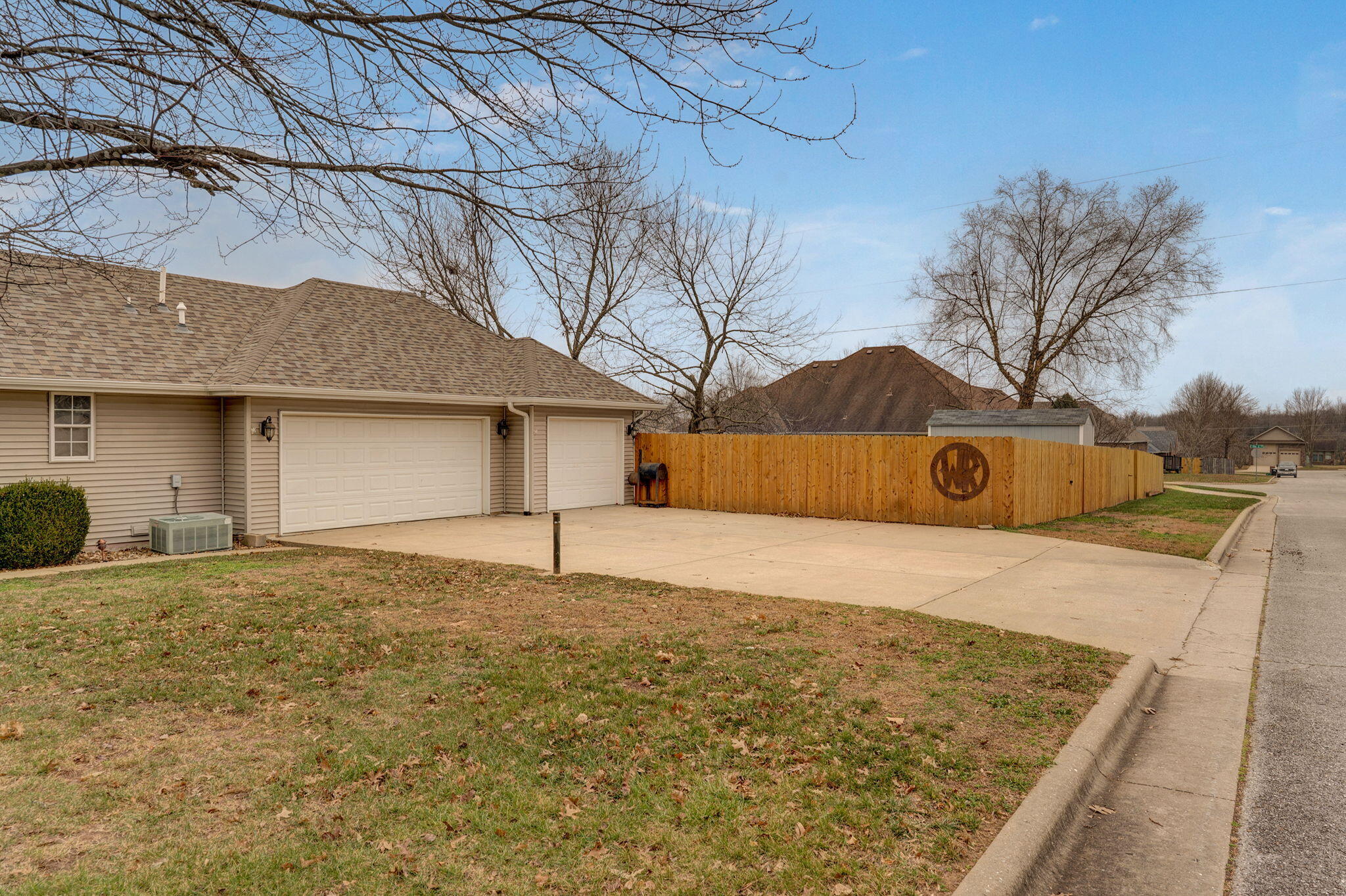 1302 E Primrose Lane