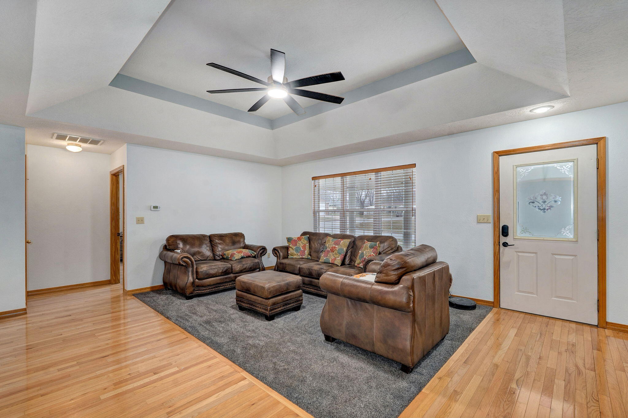 1302 E Primrose Lane