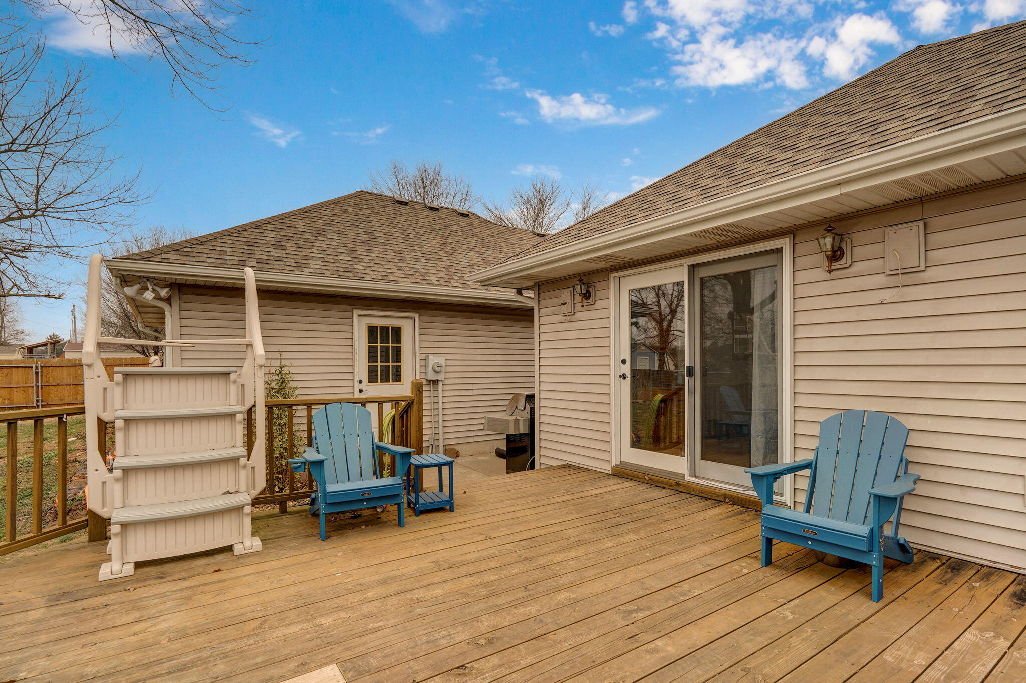 1302 E Primrose Lane