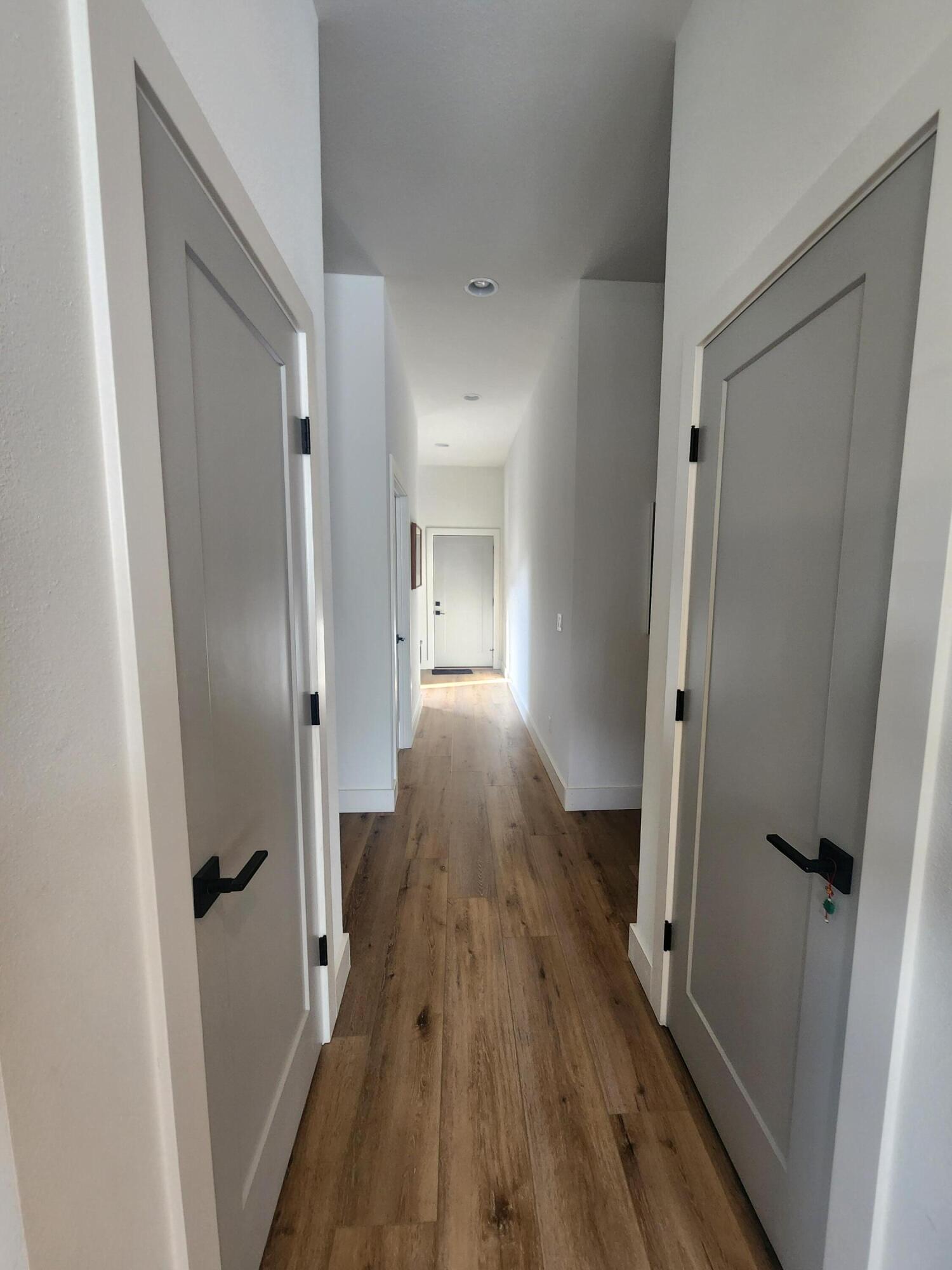 977 E Valley Trail Drive