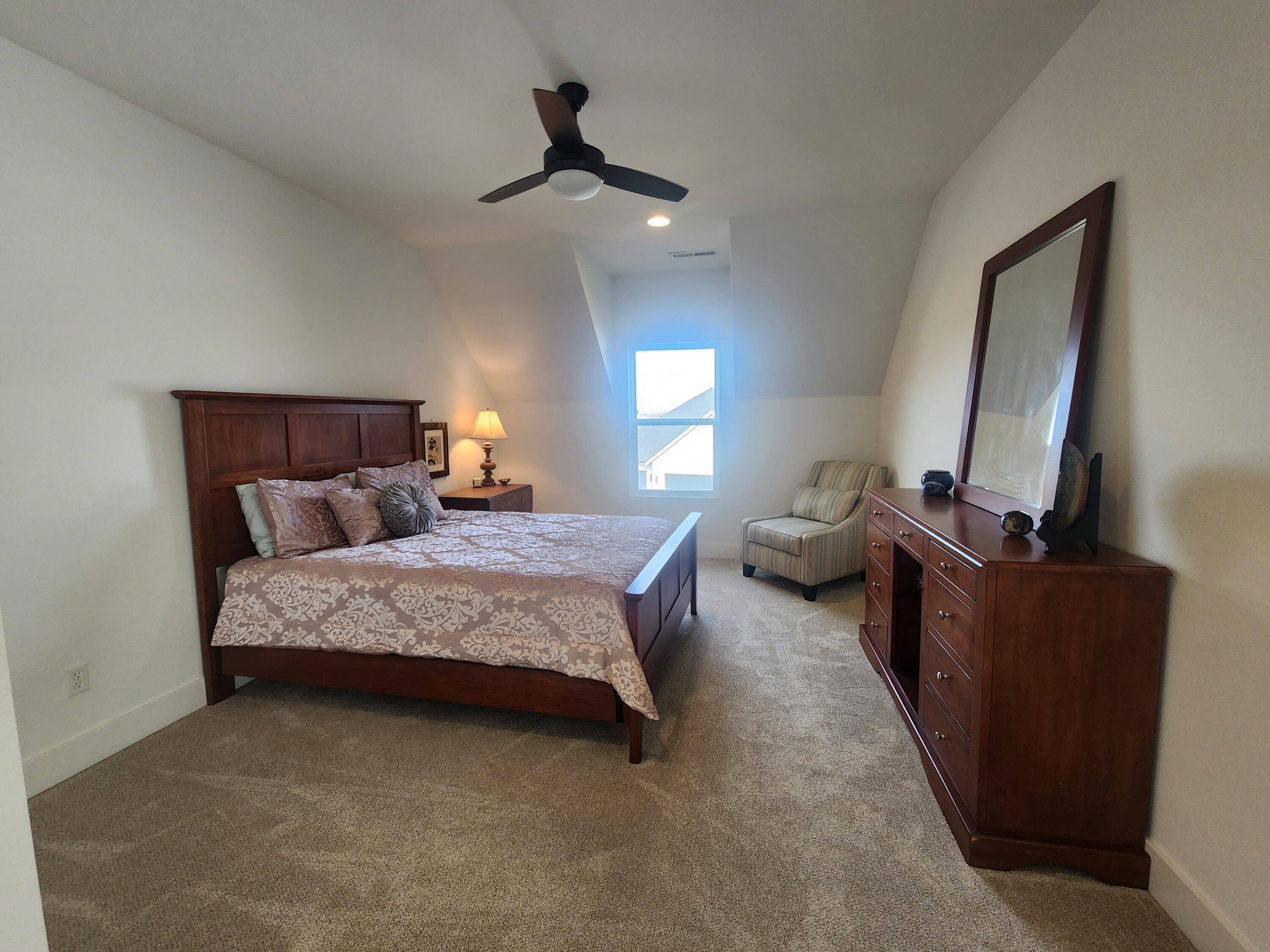 977 E Valley Trail Drive