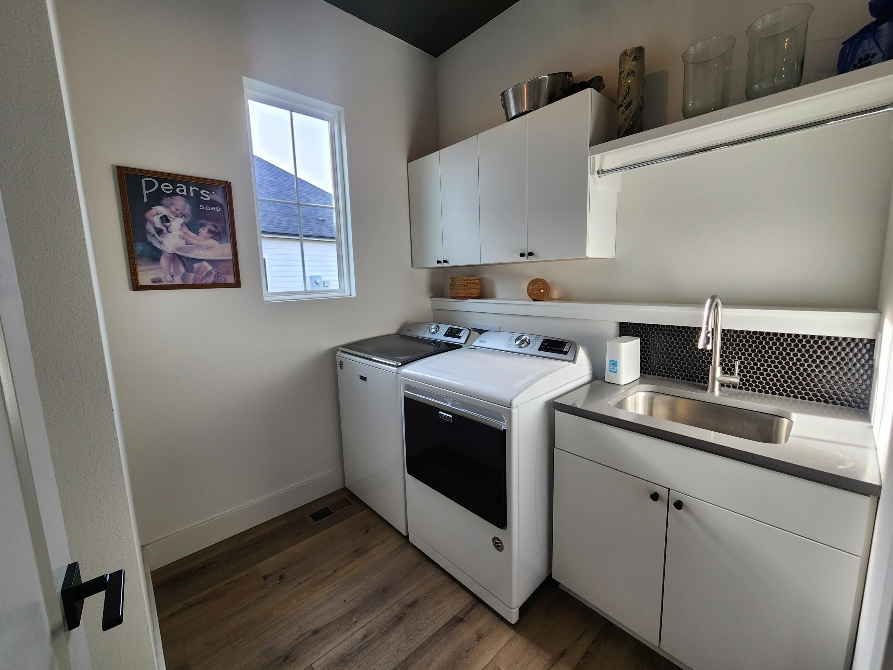 977 E Valley Trail Drive