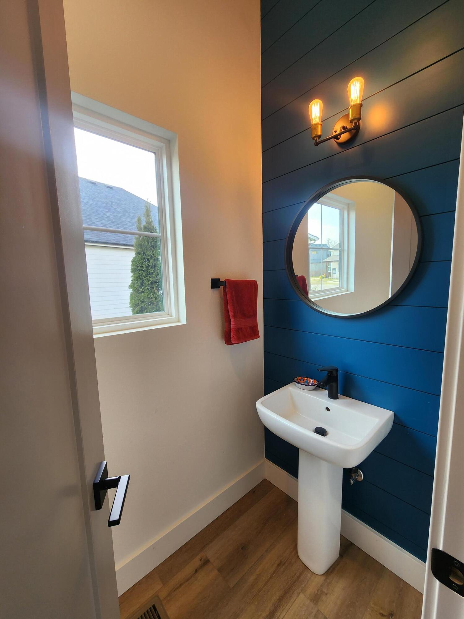 977 E Valley Trail Drive