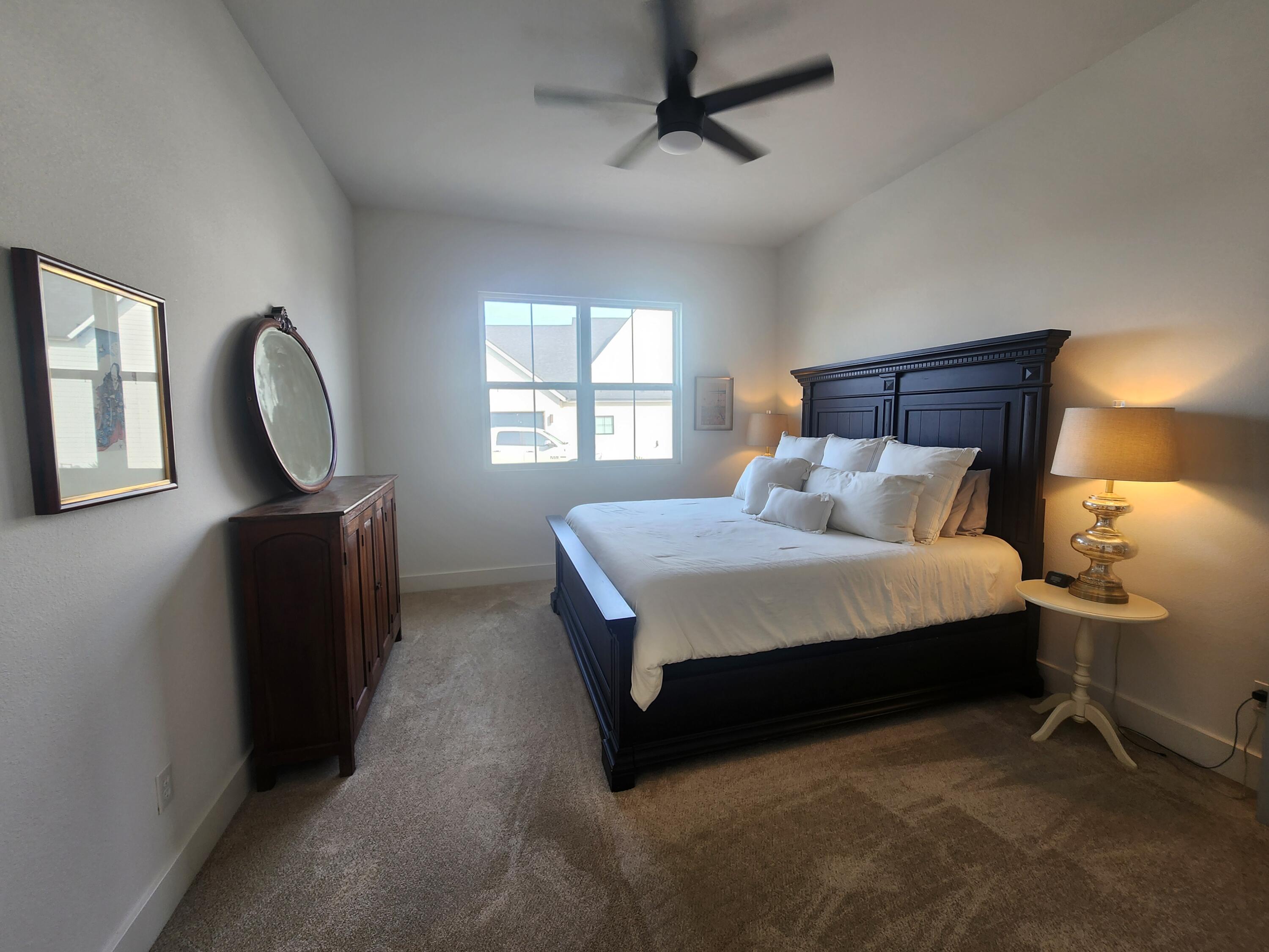 977 E Valley Trail Drive